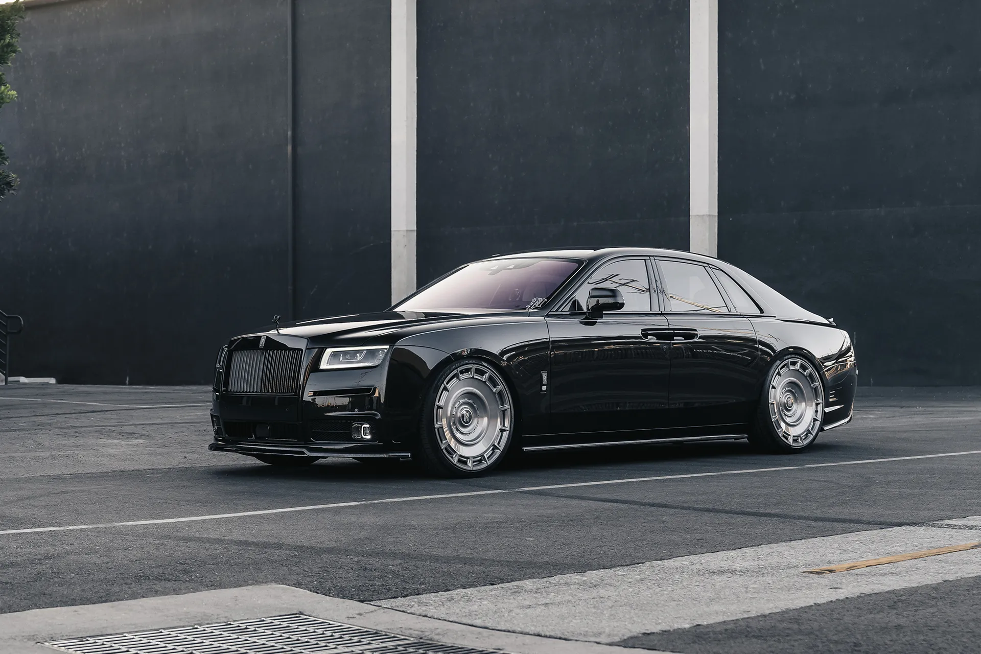 Desenhada sob medida para aplicações Range Rover e Rolls-Royce