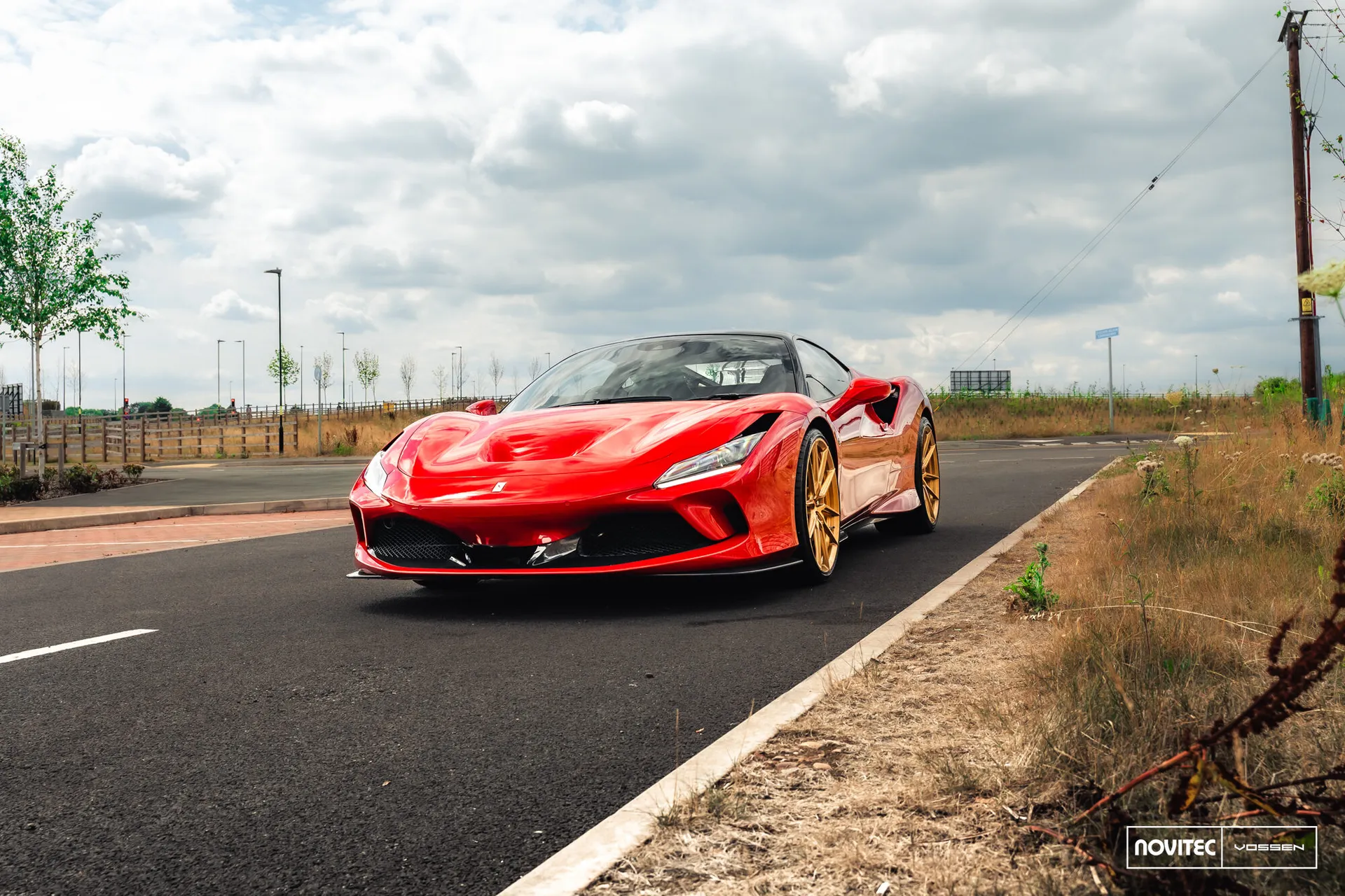 Ferrari F8, 16