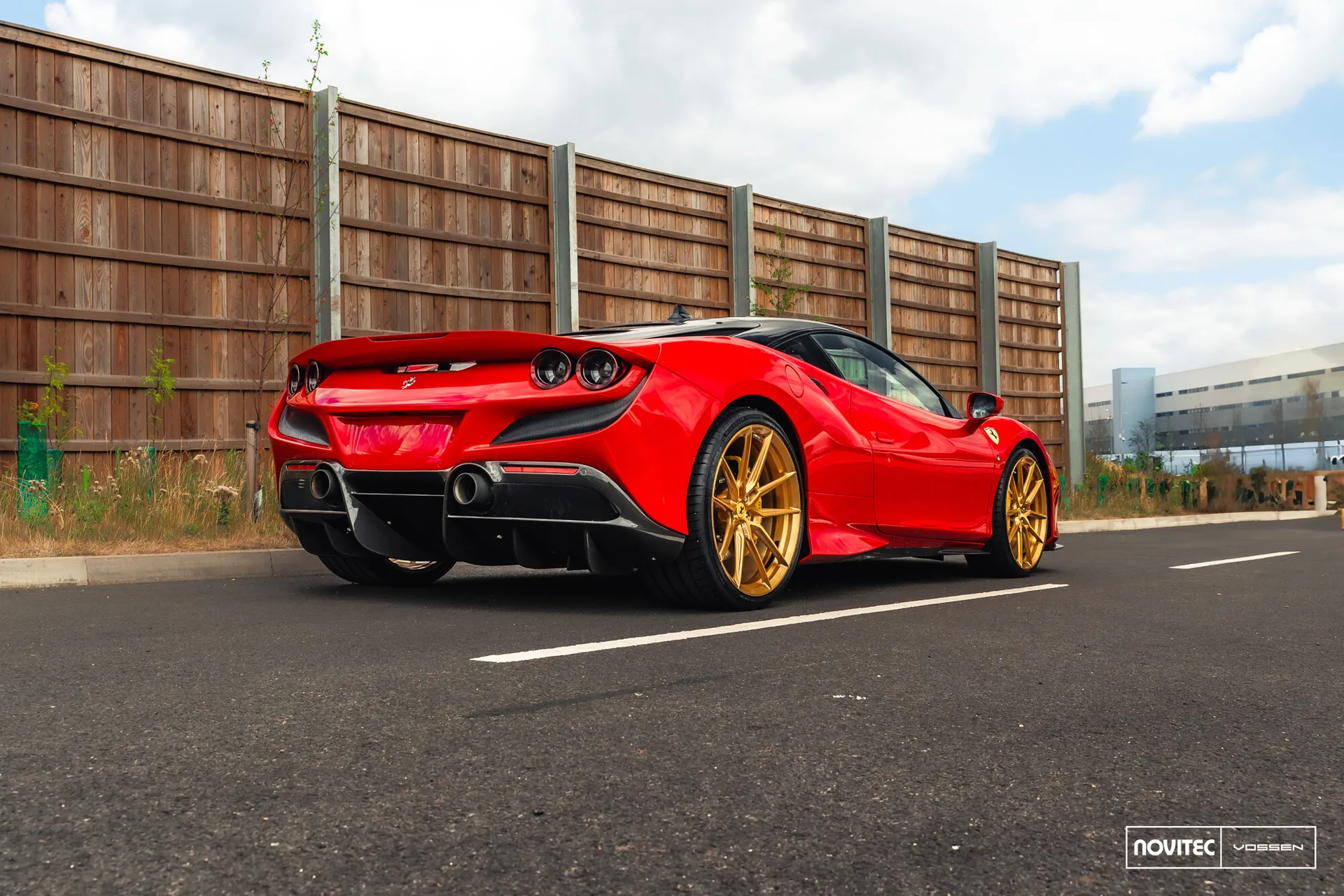 Ferrari F8, 10