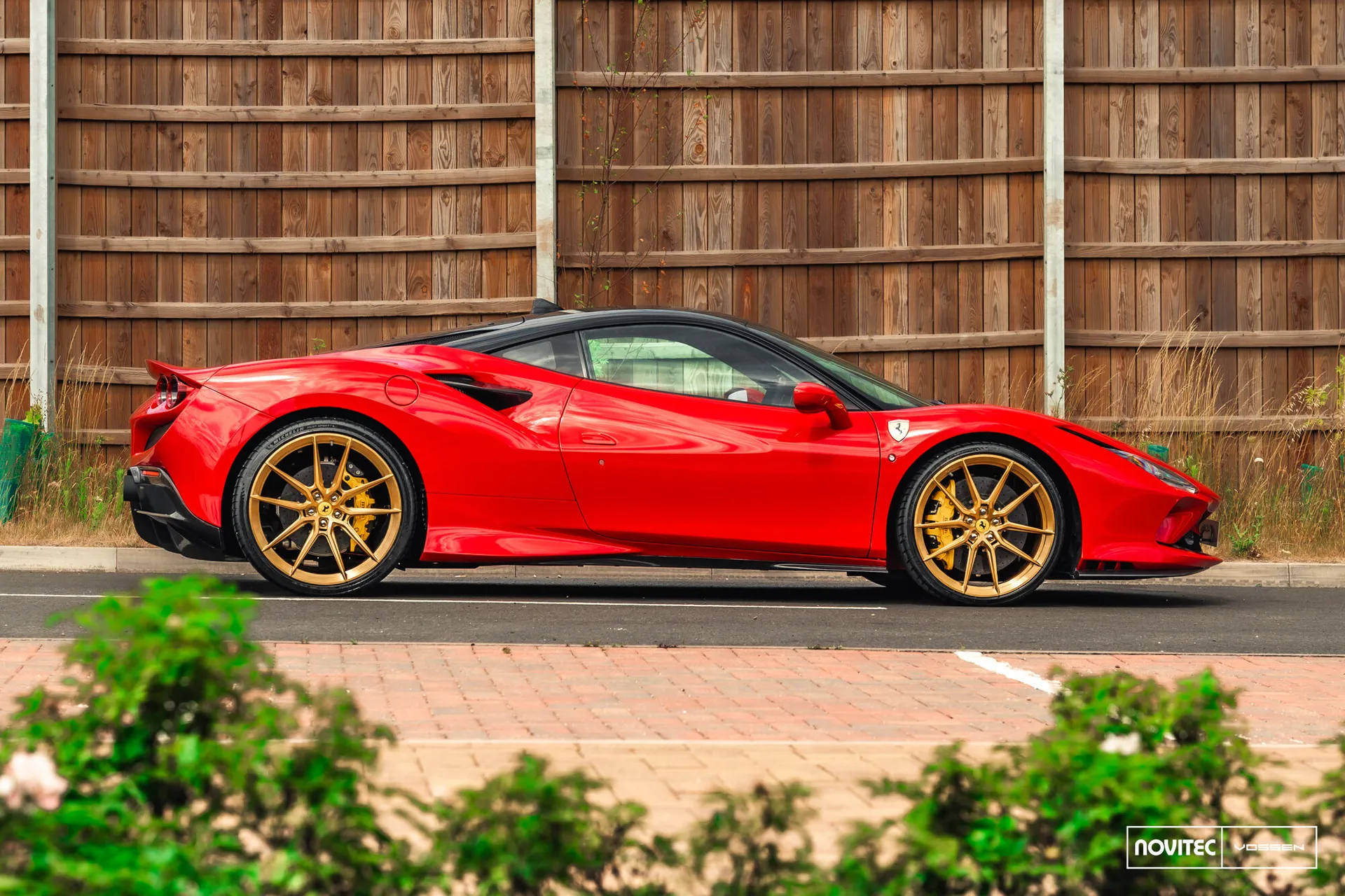 Ferrari F8, 7
