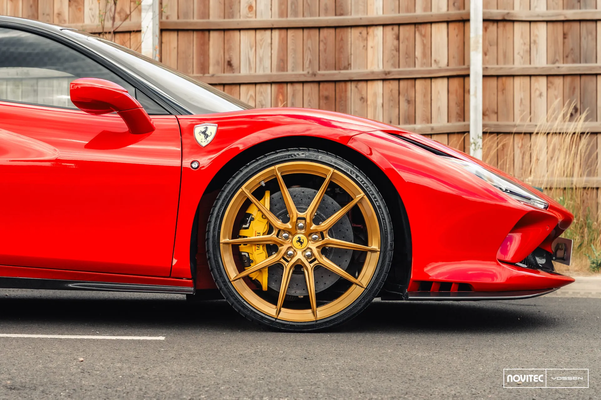Ferrari F8, 5