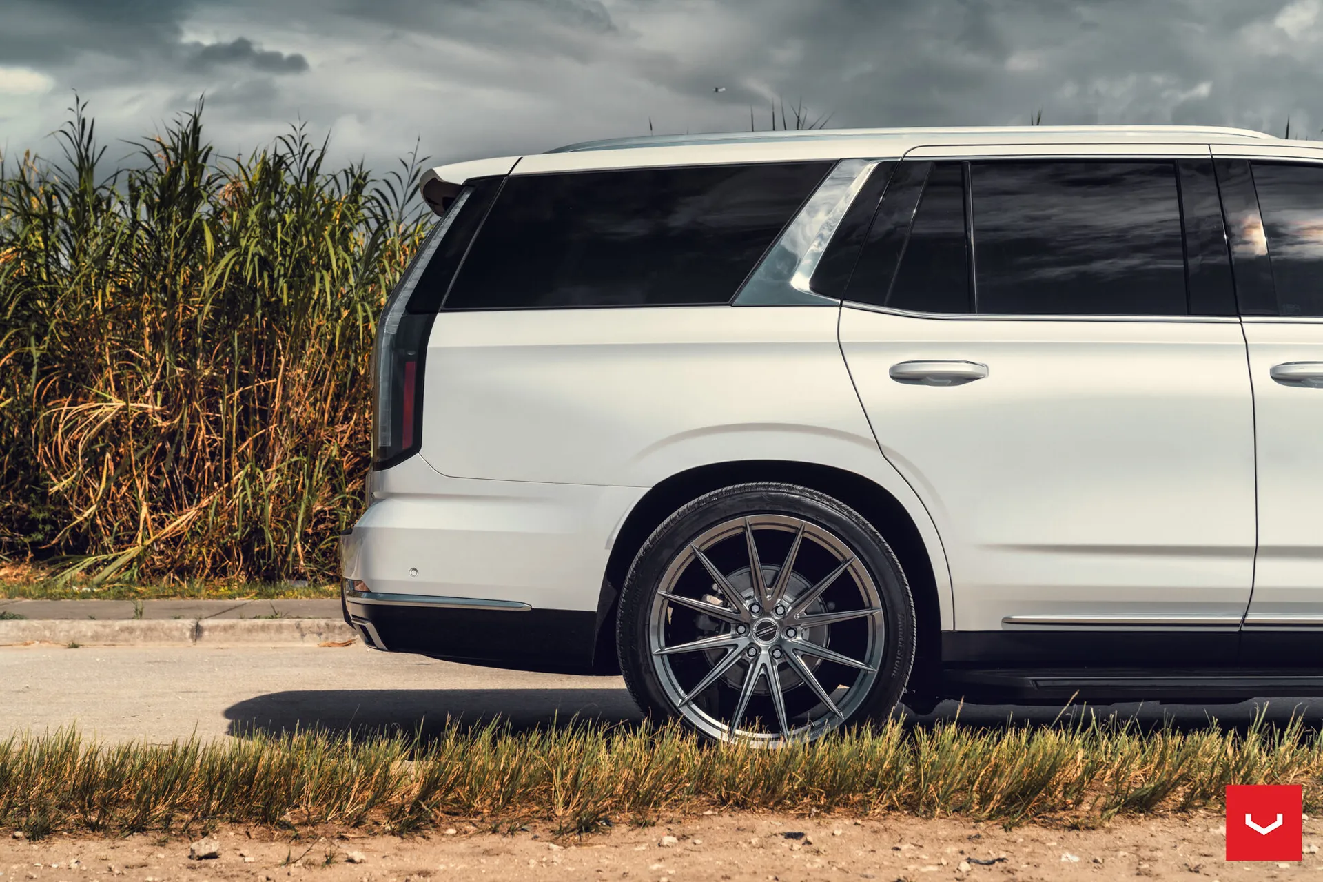 Cadillac Escalade, 10