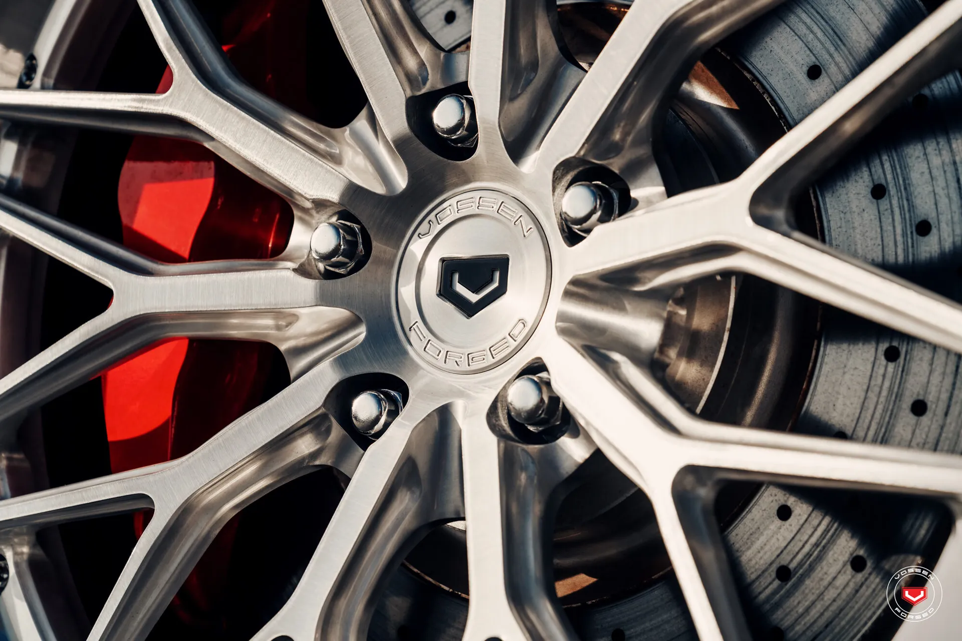 Ford GT, 16