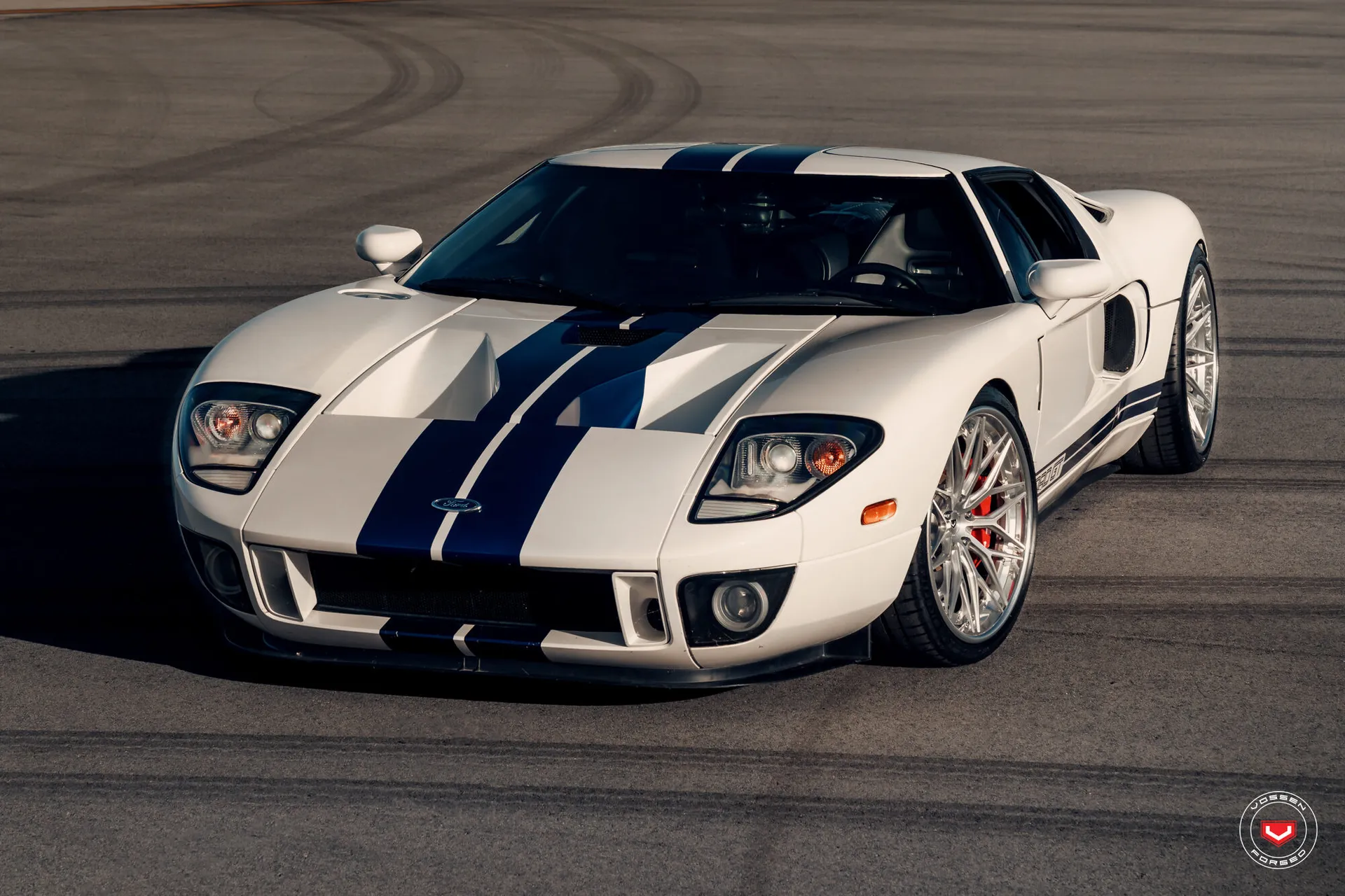 Ford GT, 4