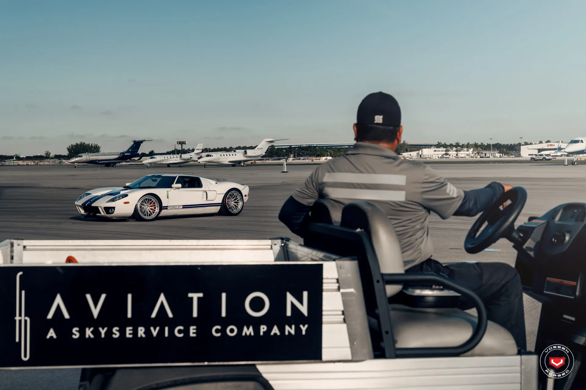 Ford GT, 8