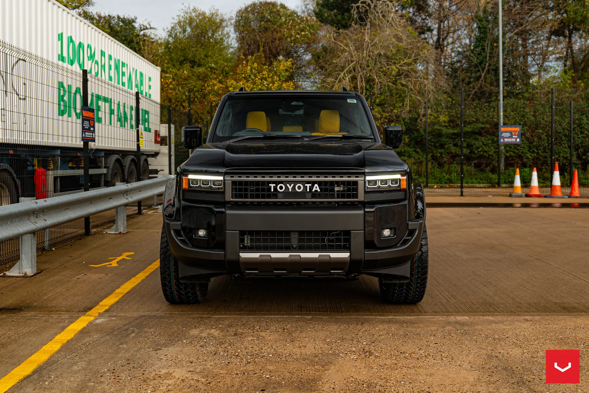 Toyota Land Crusier, 14