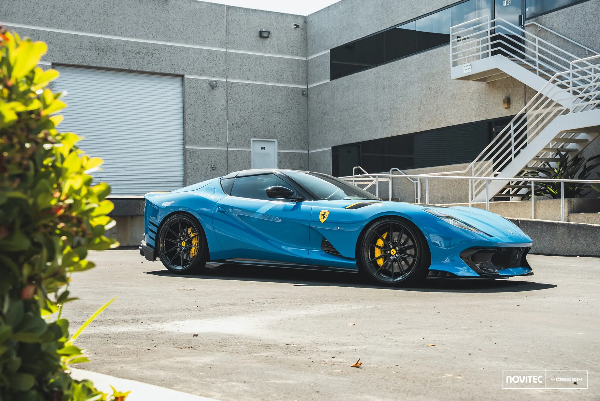Ferrari 812, 5