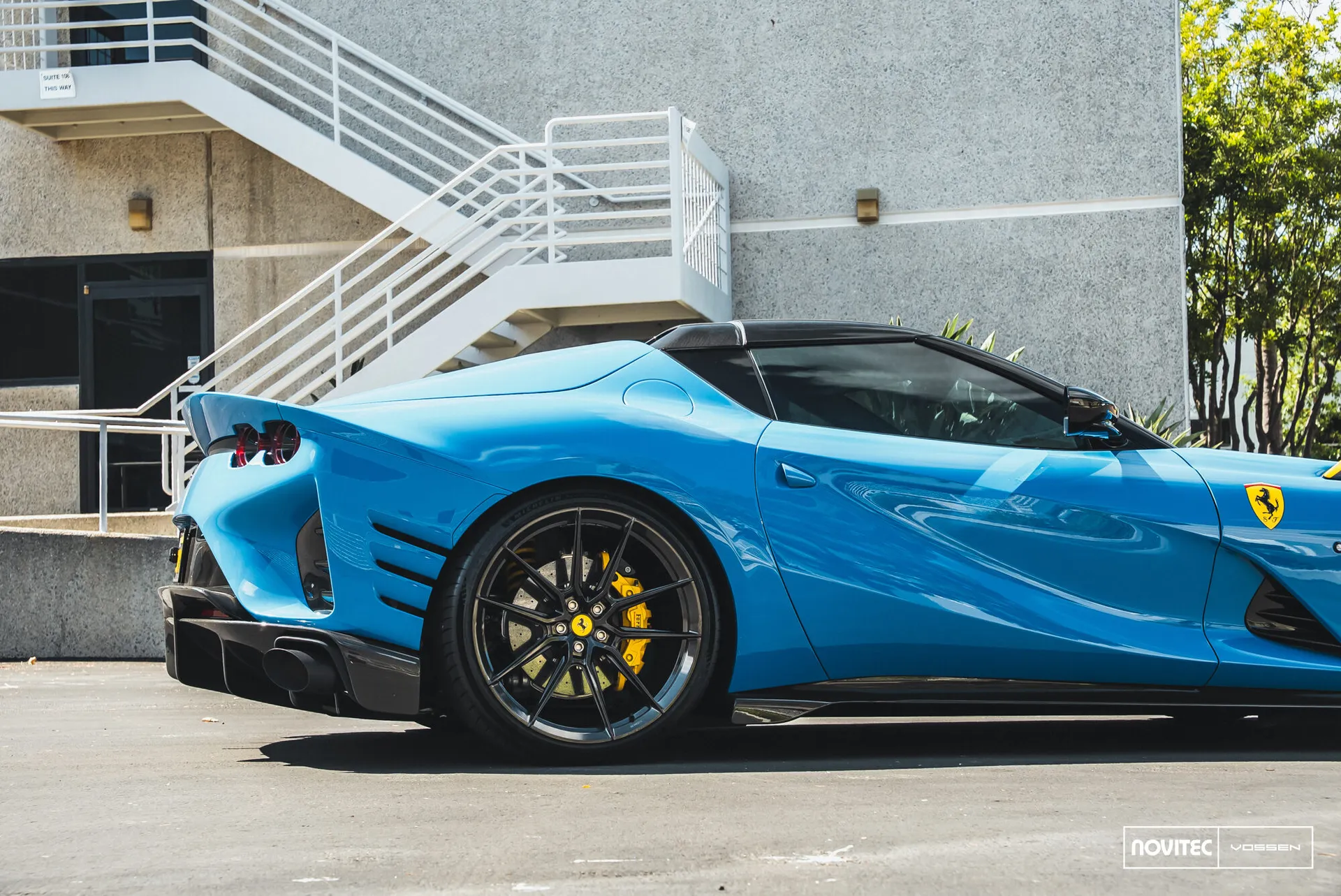 Ferrari 812, 4