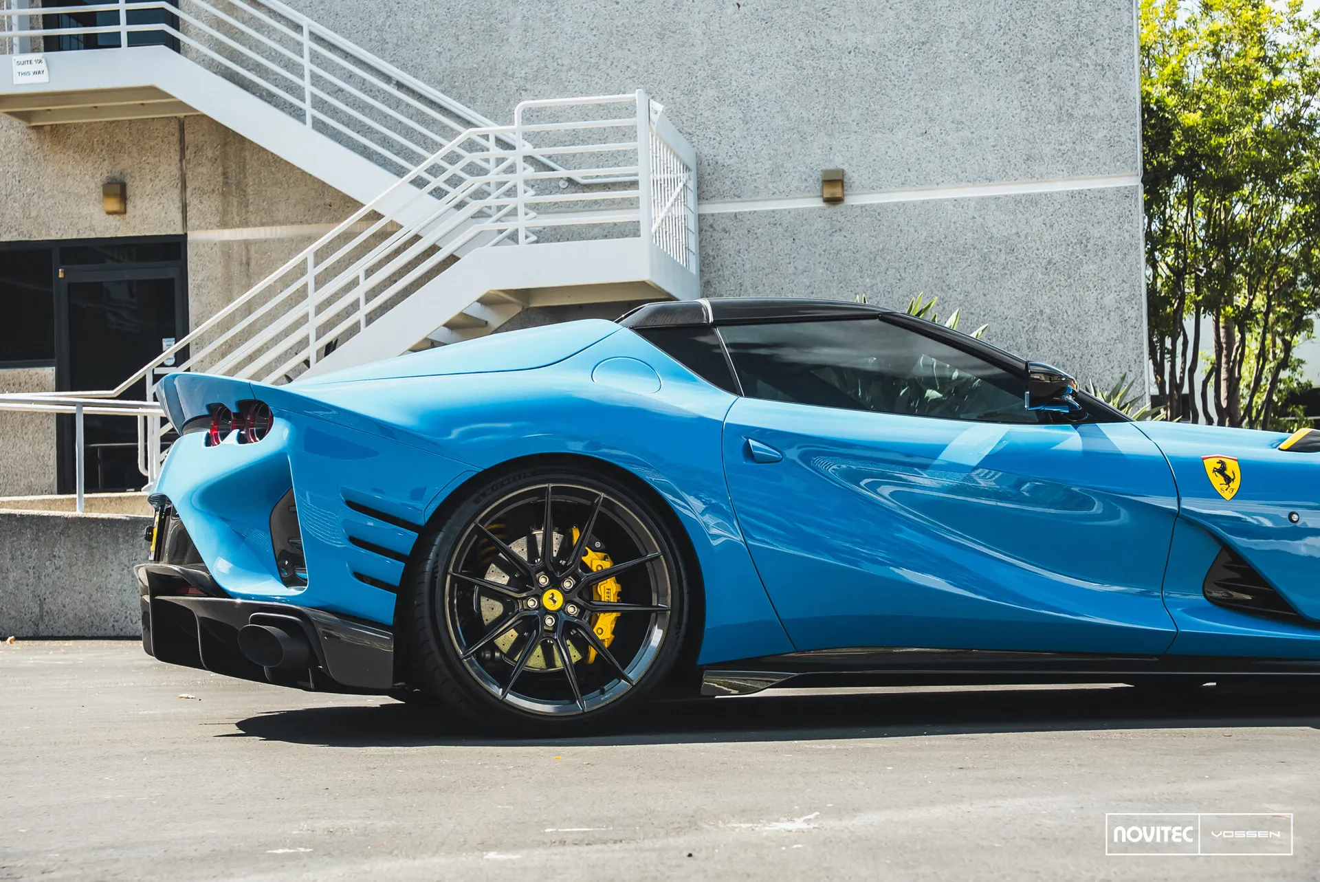 Ferrari 812, 2