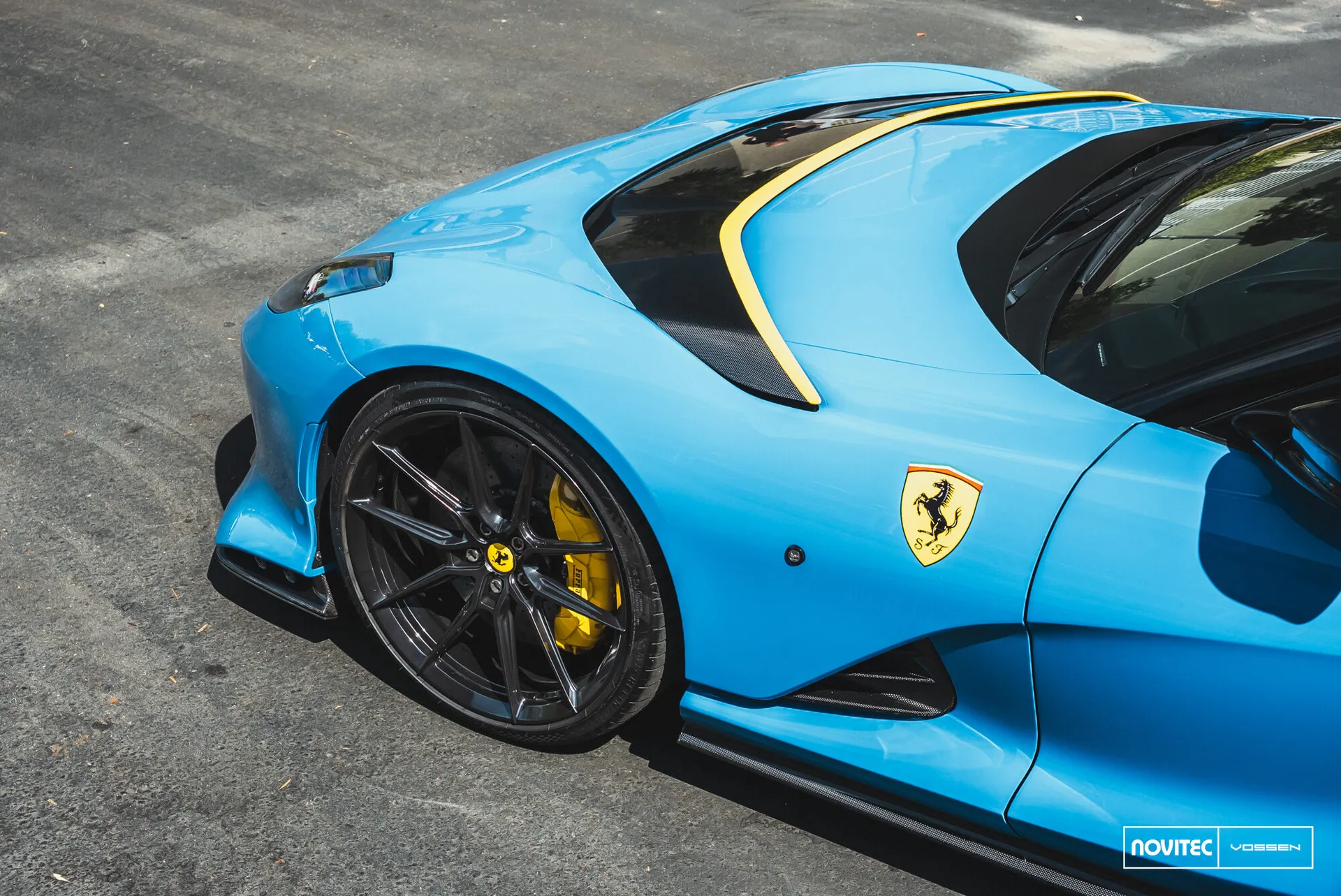 Ferrari 812, 3