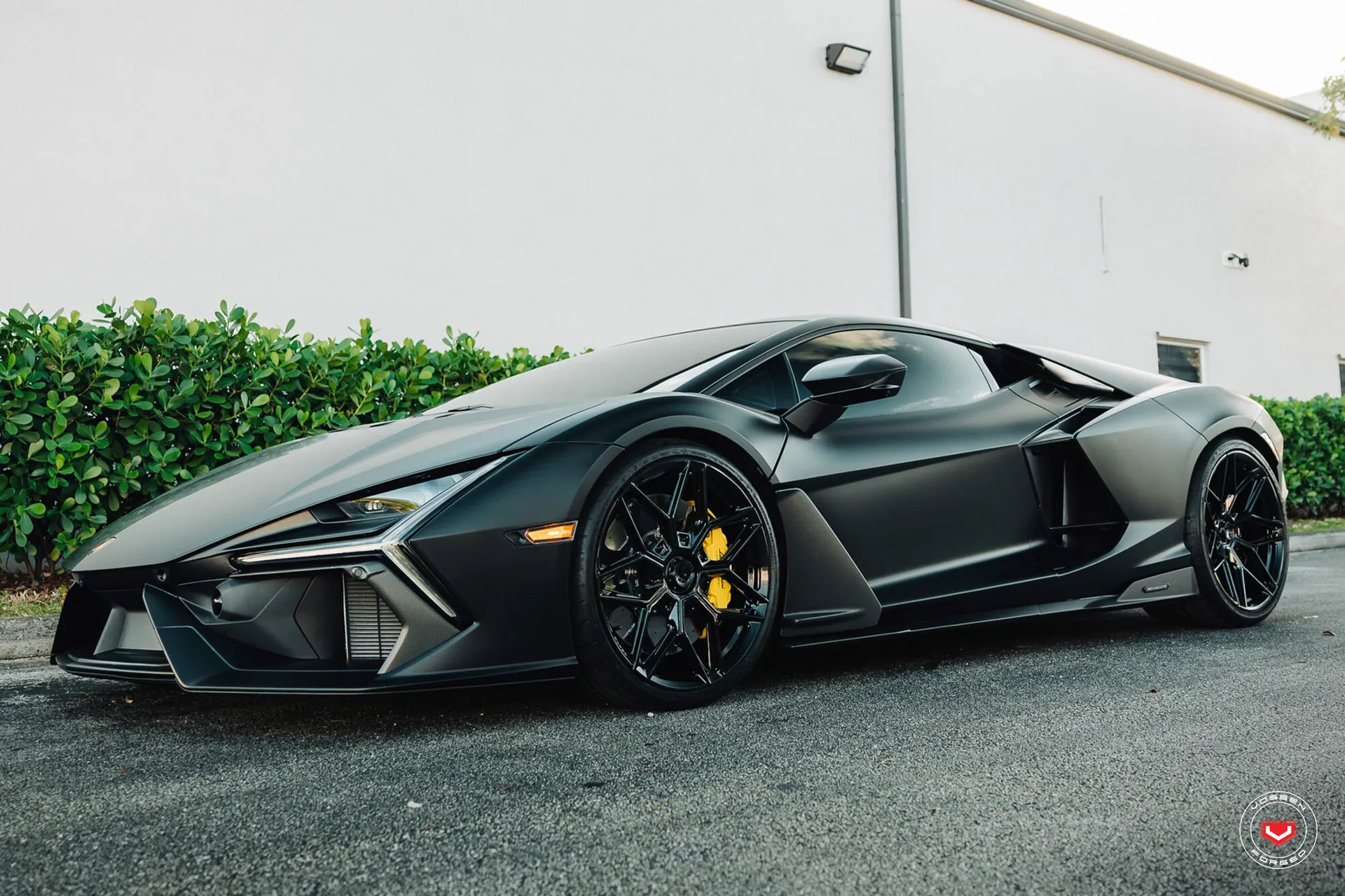 Lamborghini Revuelto, 22