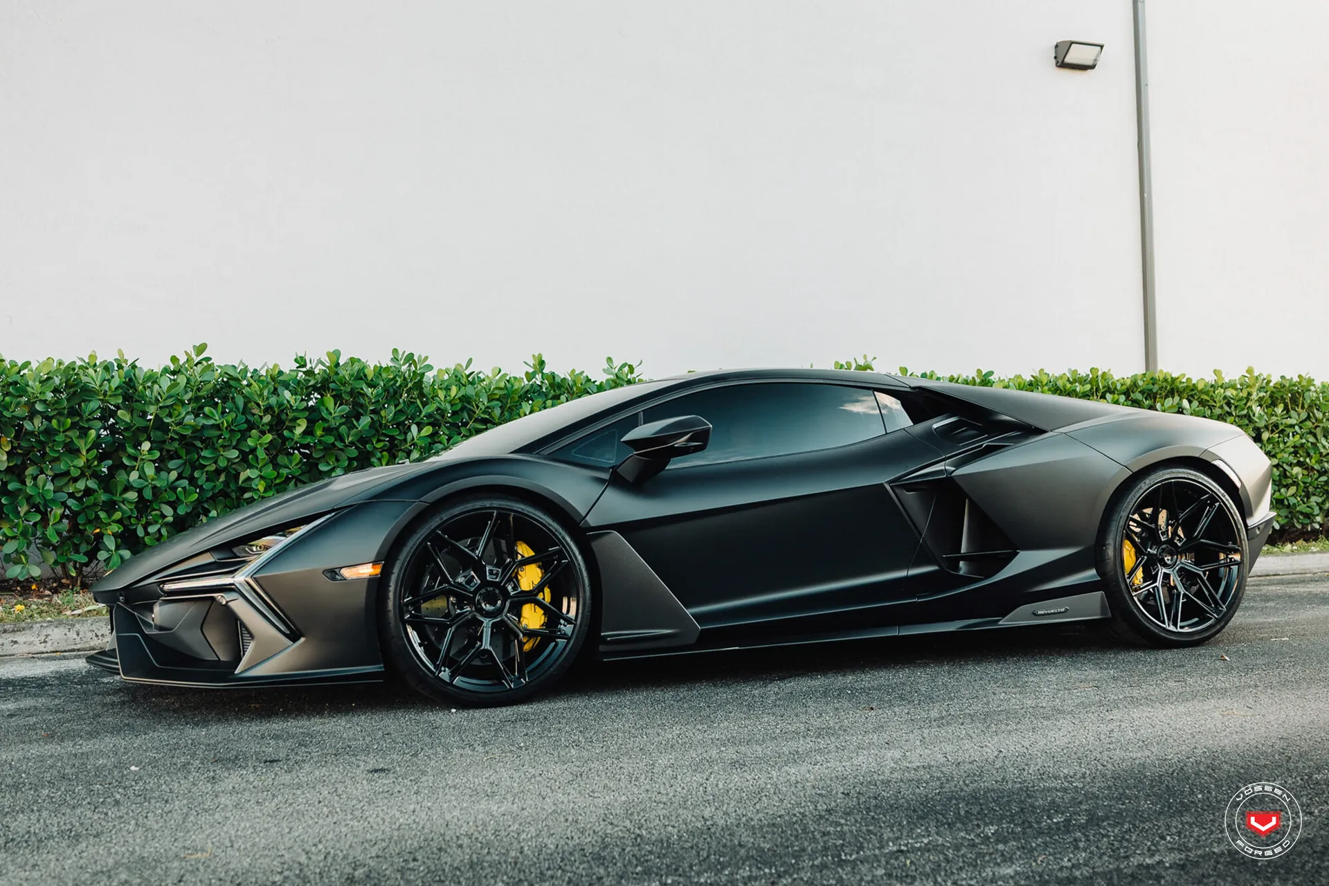 Lamborghini Revuelto, 21