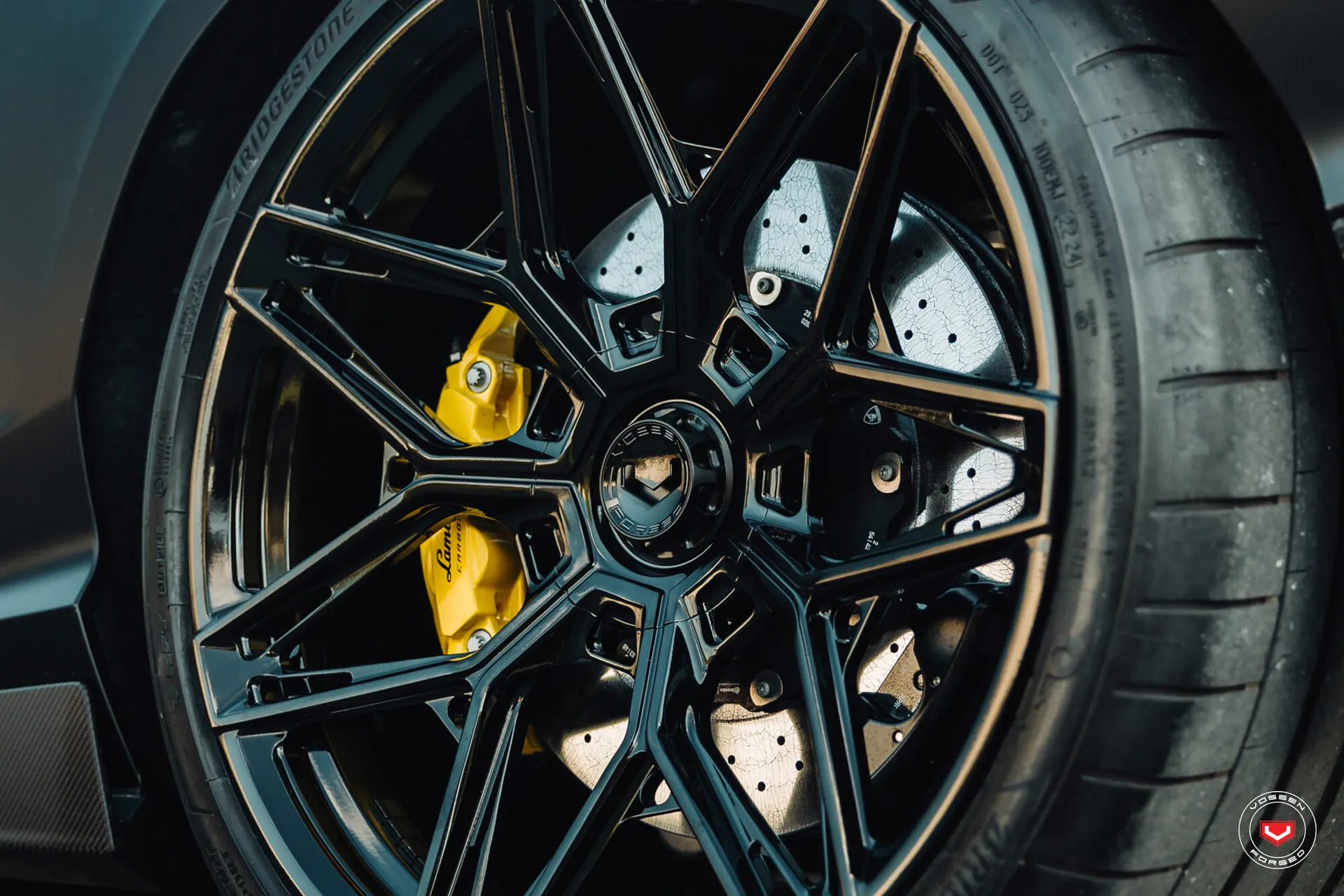 Lamborghini Revuelto, 16