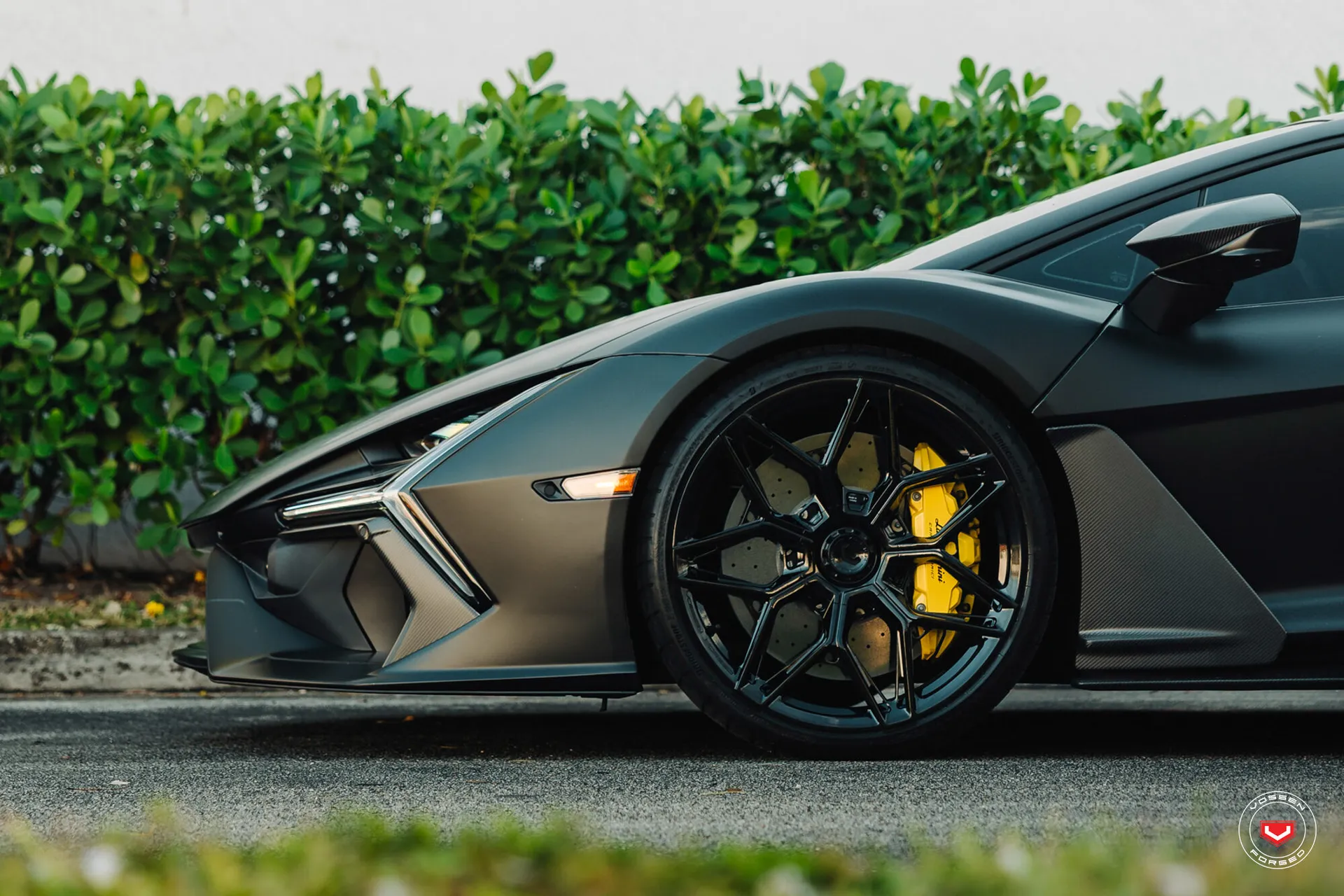 Lamborghini Revuelto, 5