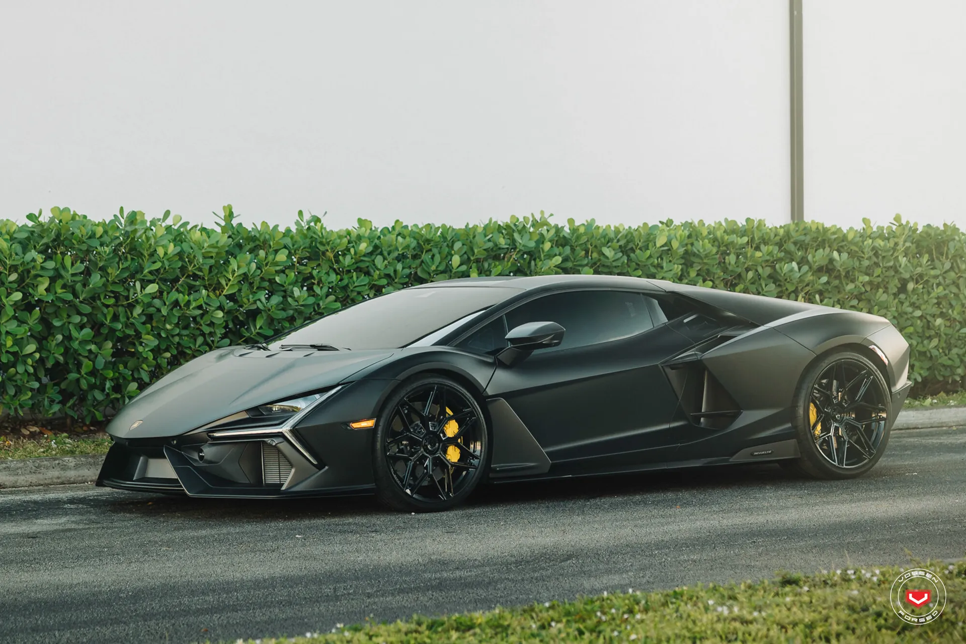Lamborghini Revuelto, 8