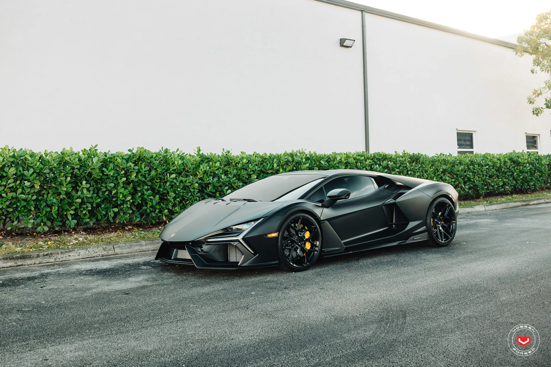 Lamborghini Revuelto, 1