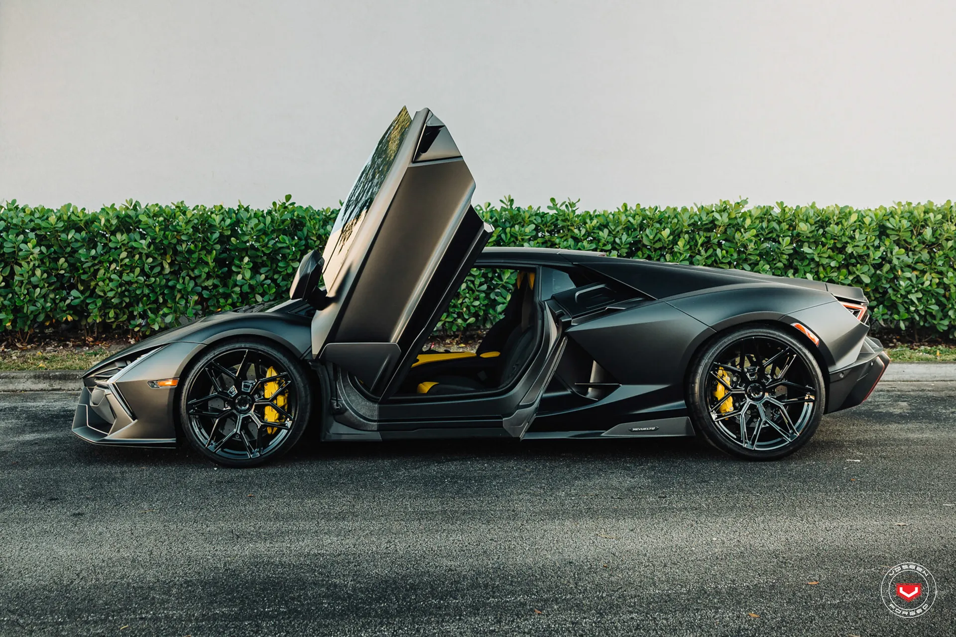 Lamborghini Revuelto, 6