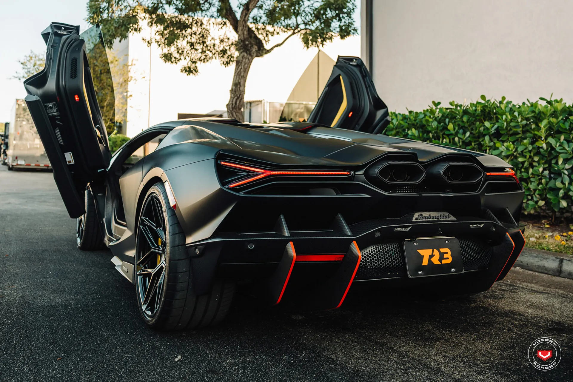 Lamborghini Revuelto, 4