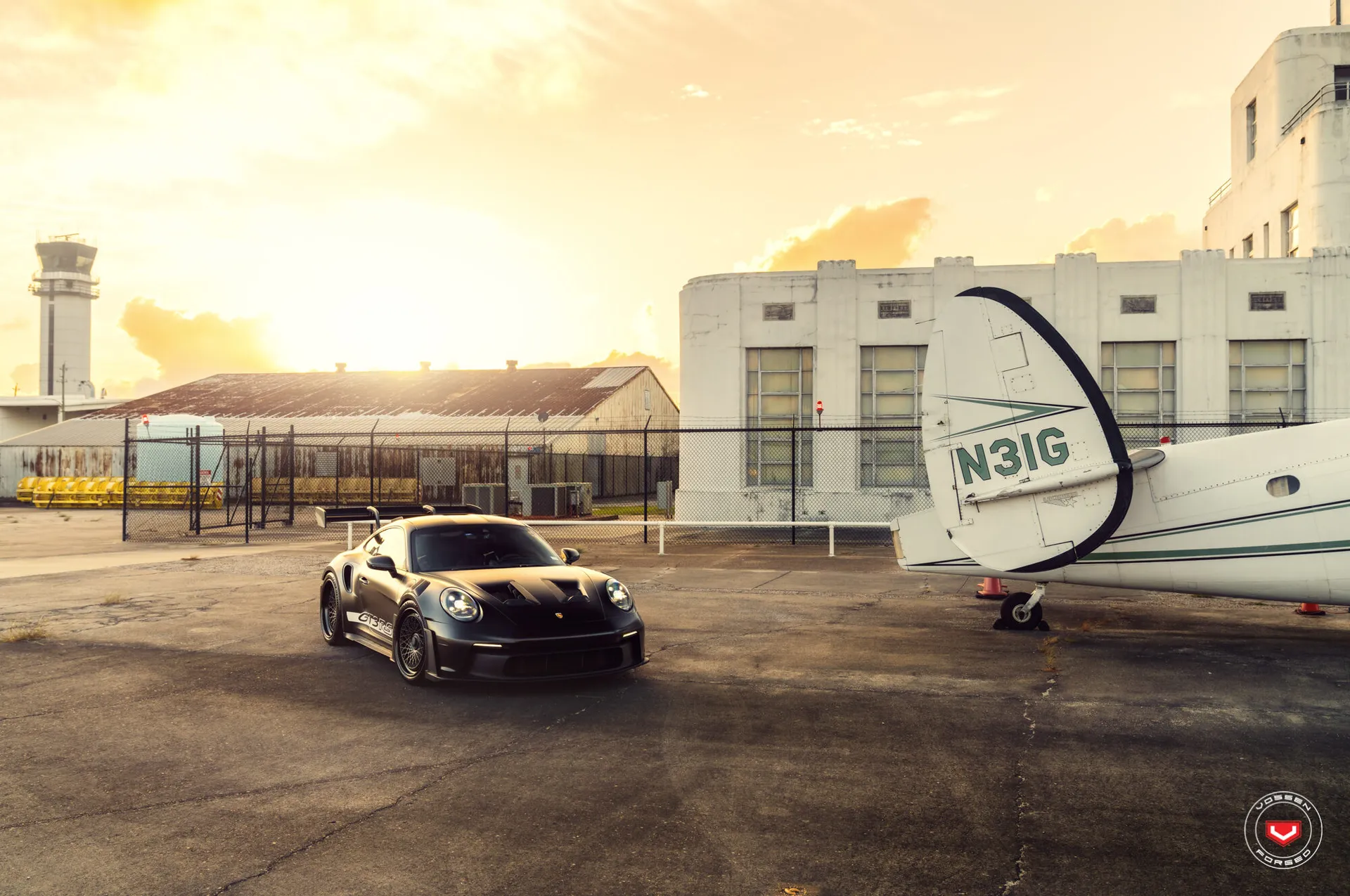 Porsche 992, 6