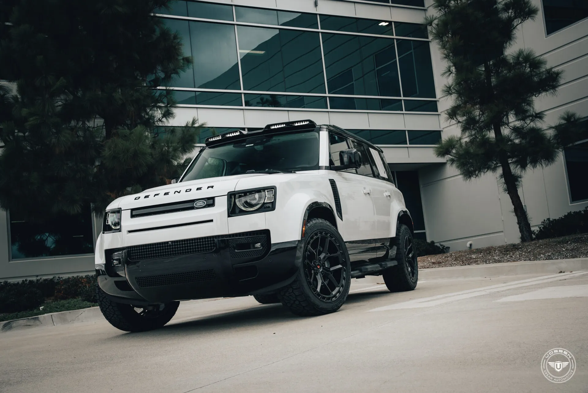 Land Rover Defender, 10