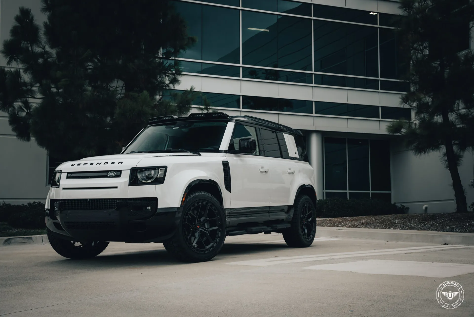 Land Rover Defender, 2