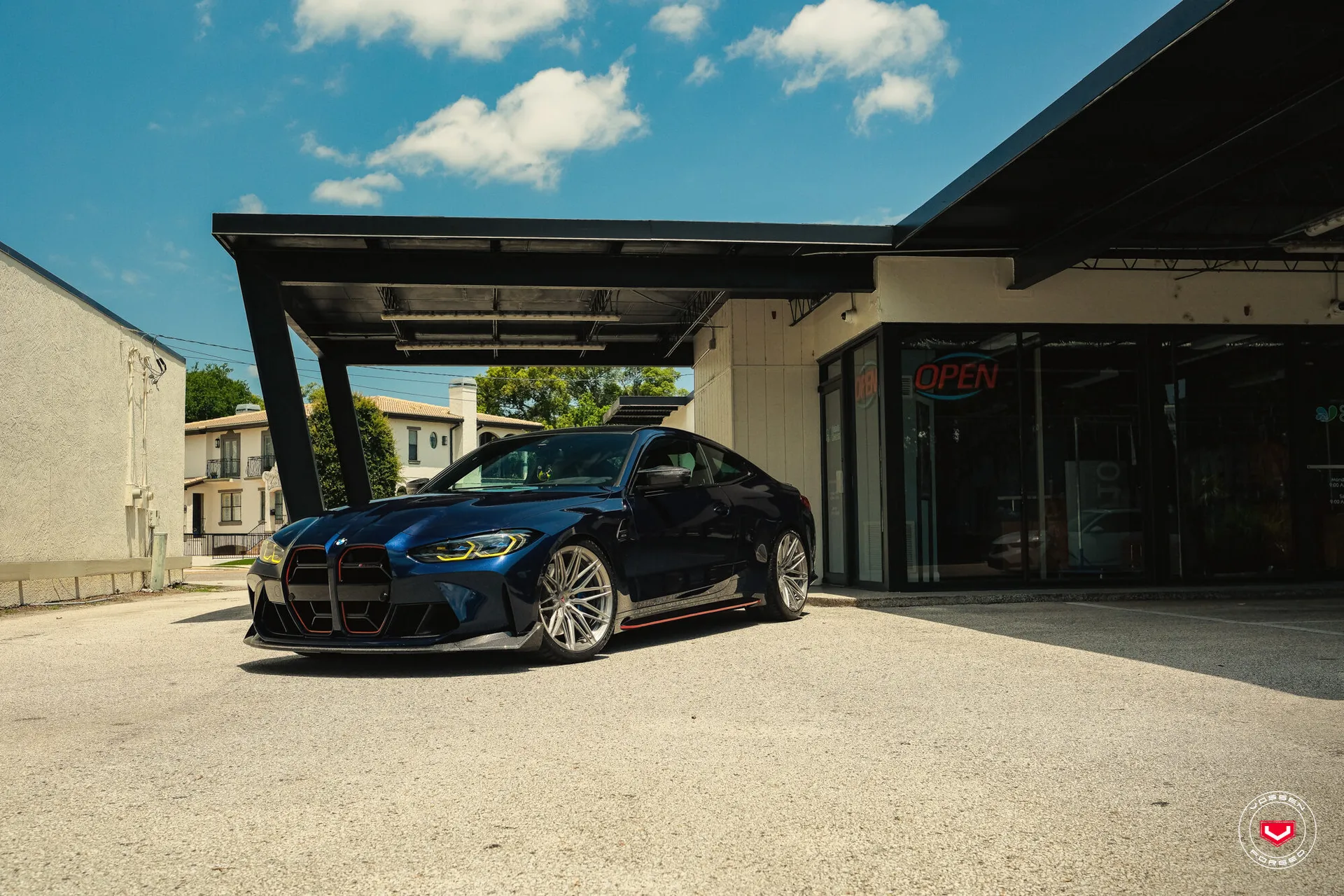 BMW 4 Series / M4, 1