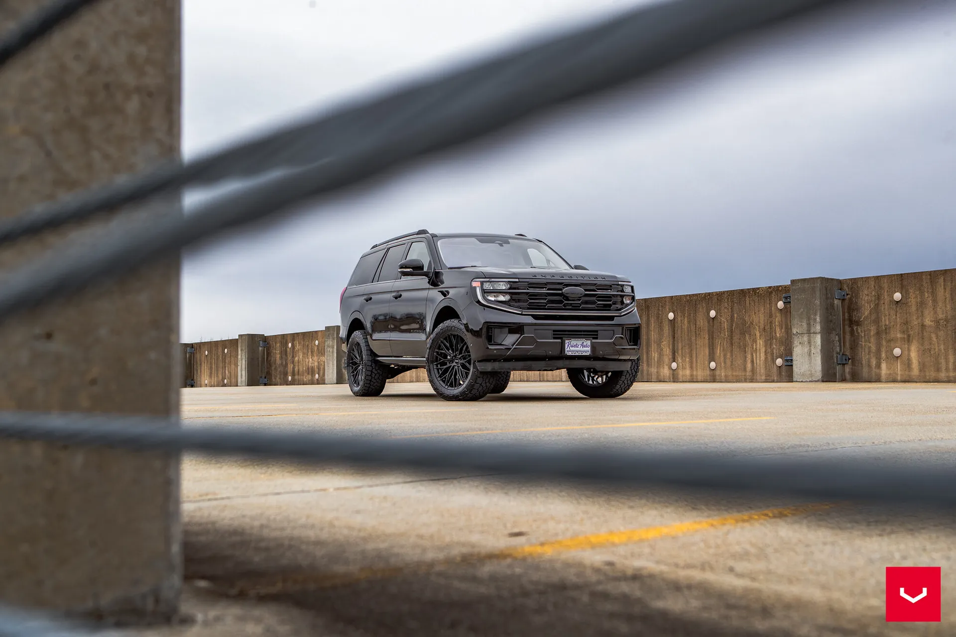 Ford Expedition, 9