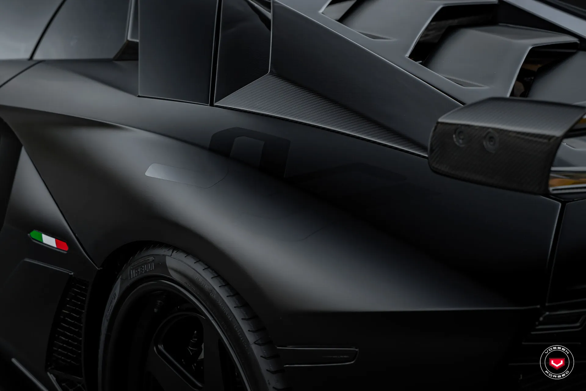 Lamborghini Aventador, 10