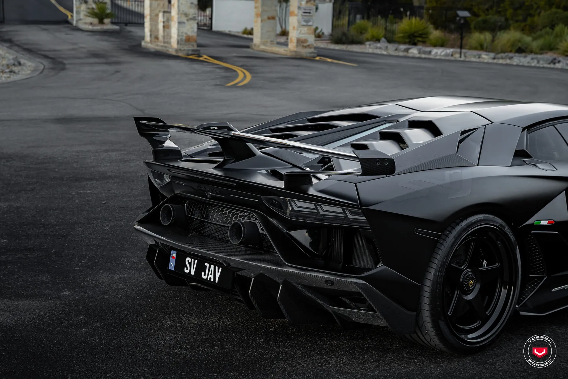 Lamborghini Aventador, 5