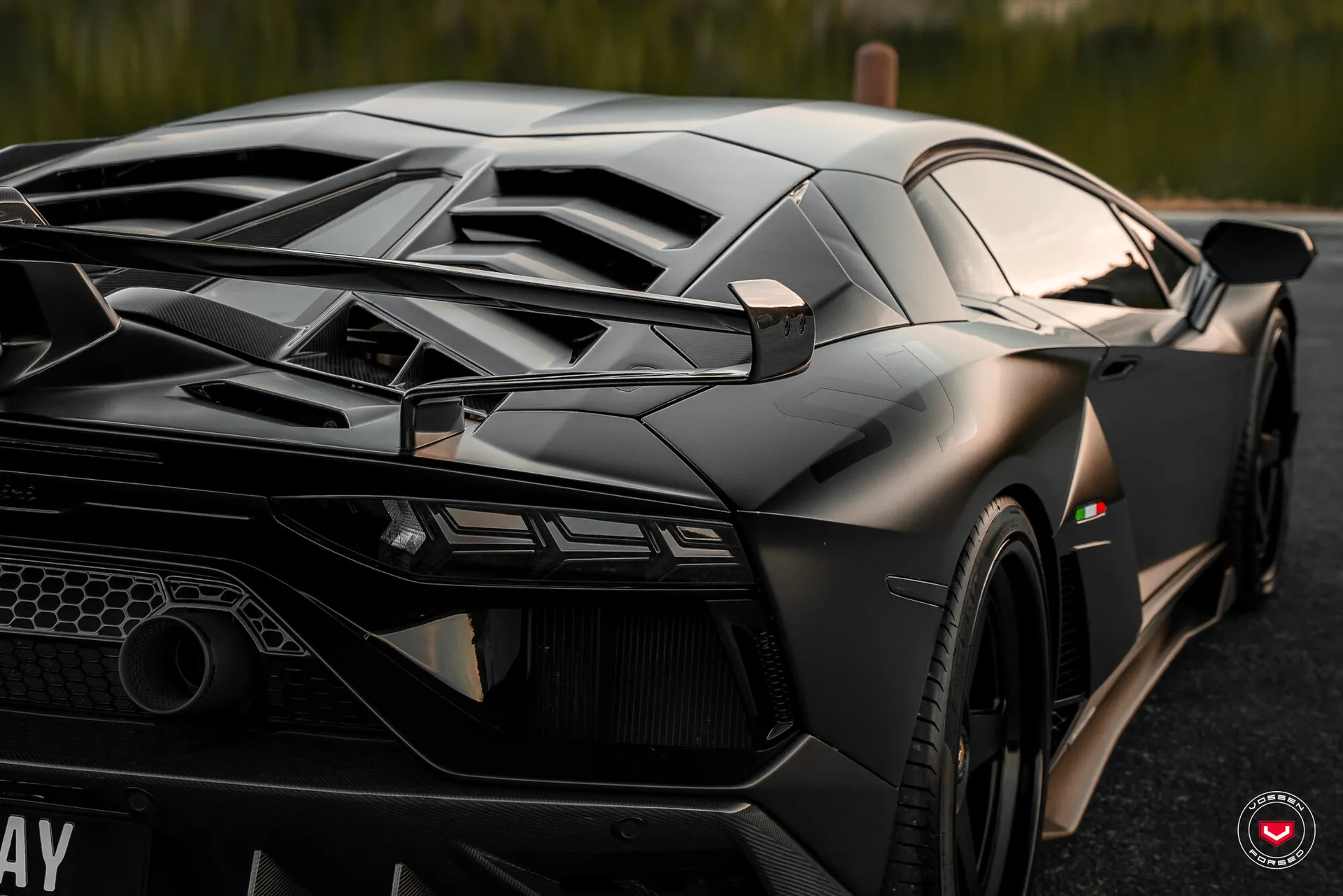 Lamborghini Aventador, 4