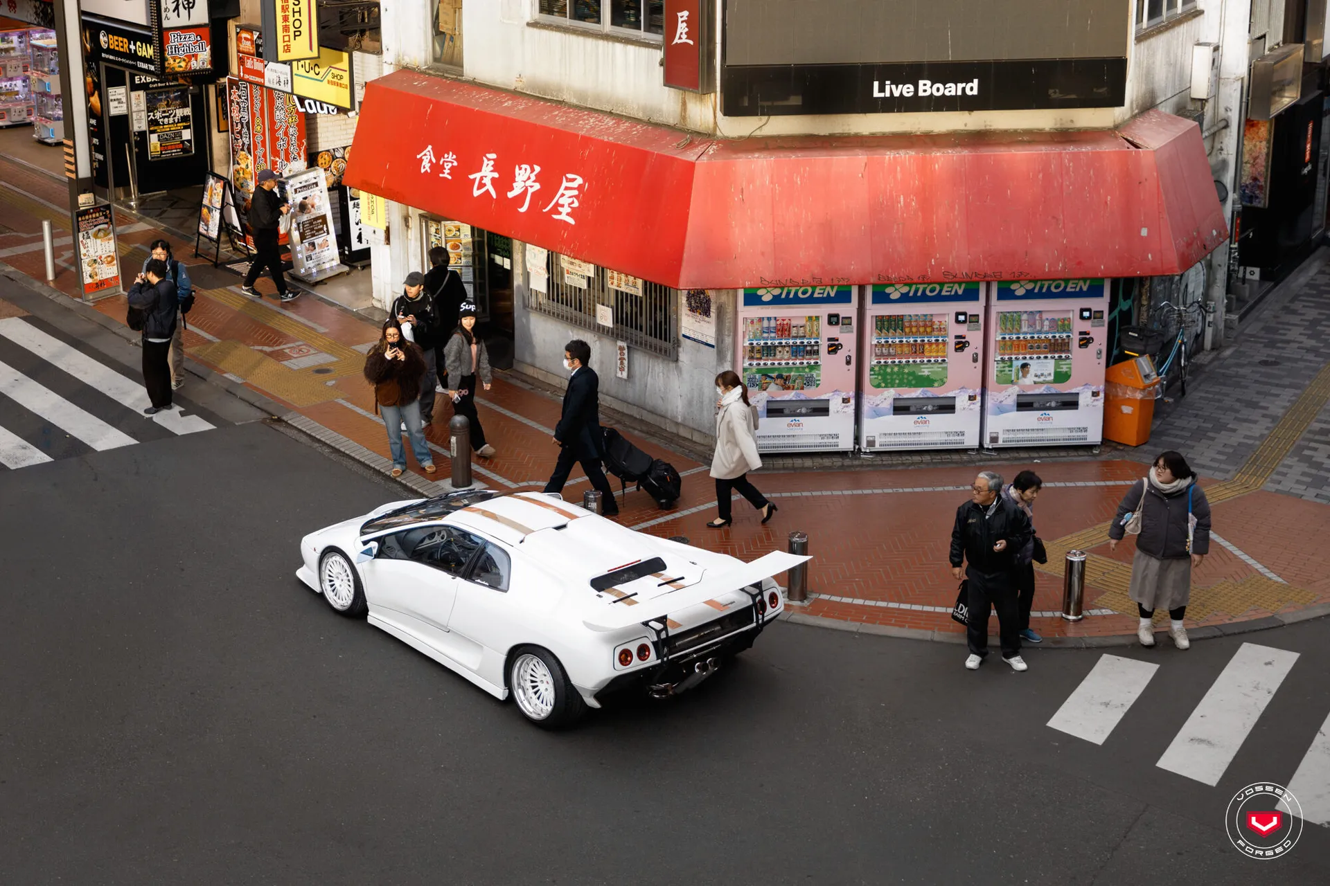Lamborghini Diablo, 12