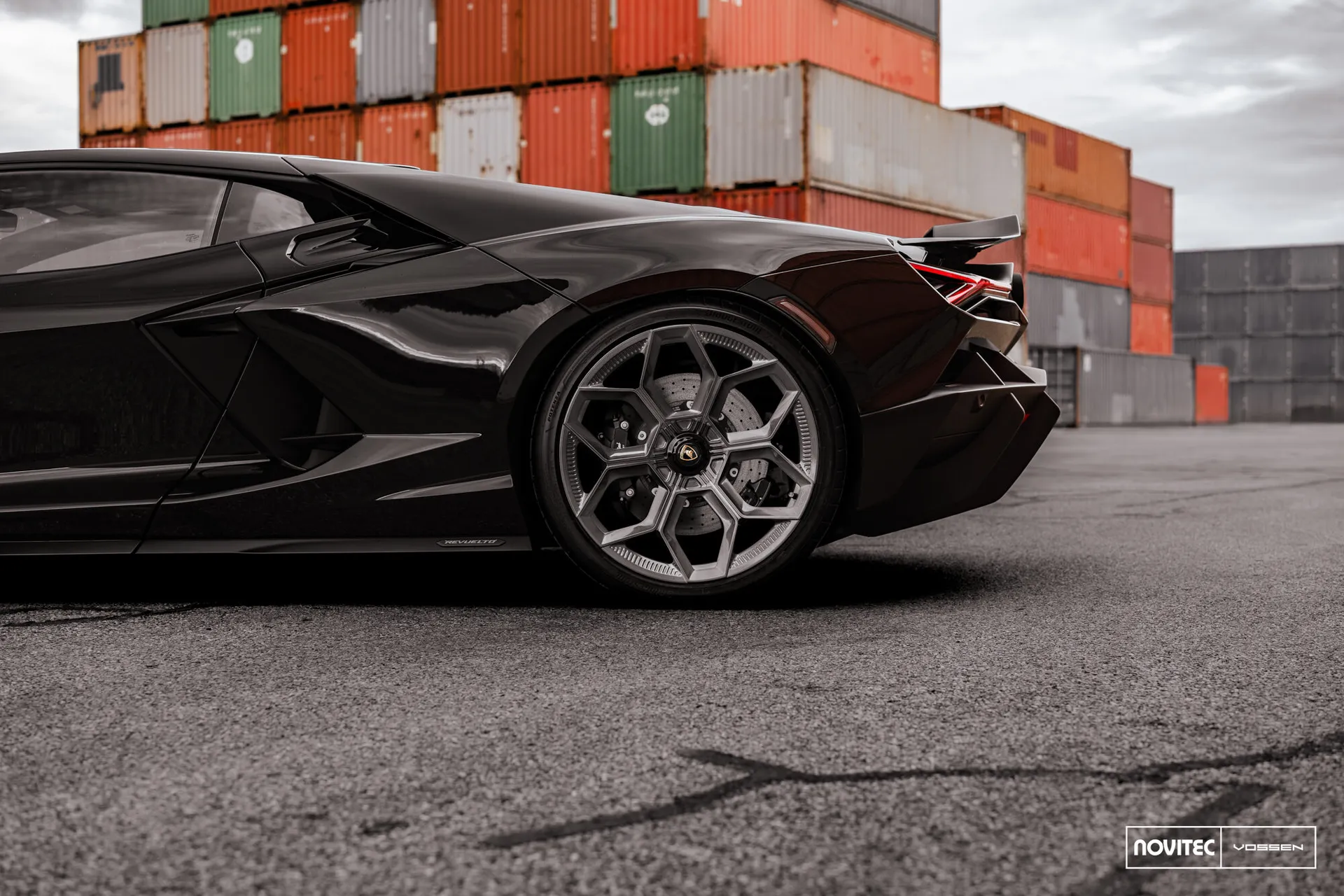 Lamborghini Revuelto, 17