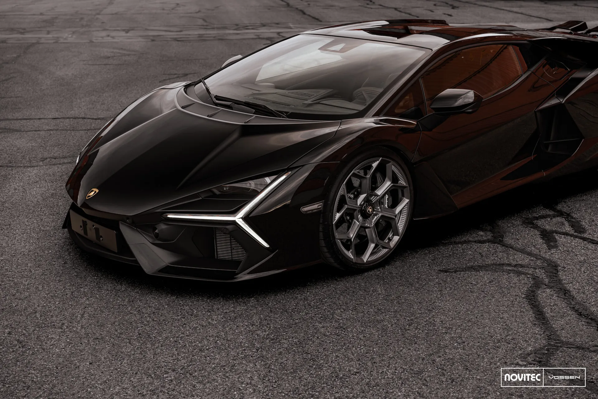 Lamborghini Revuelto, 16