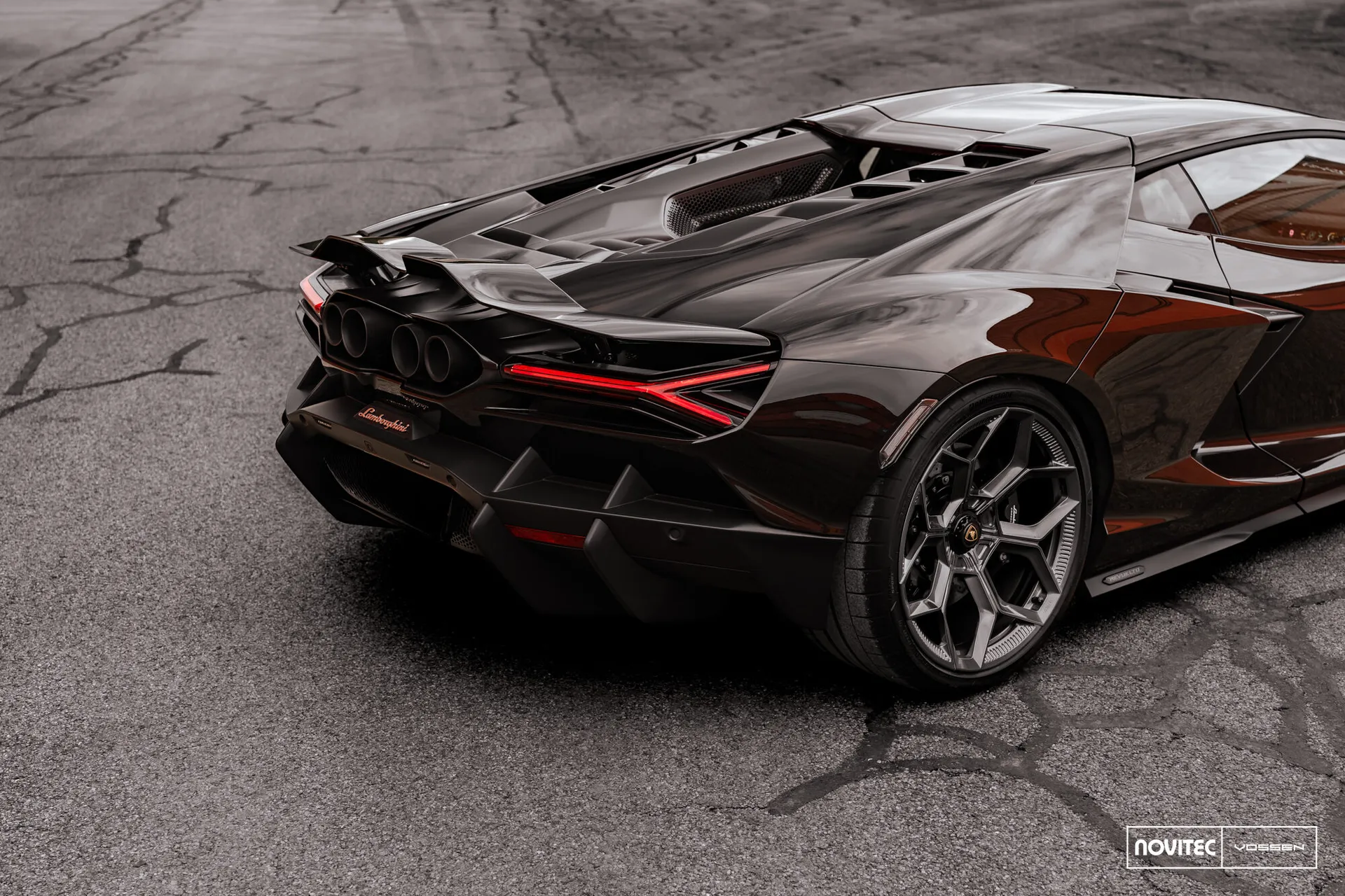 Lamborghini Revuelto, 13