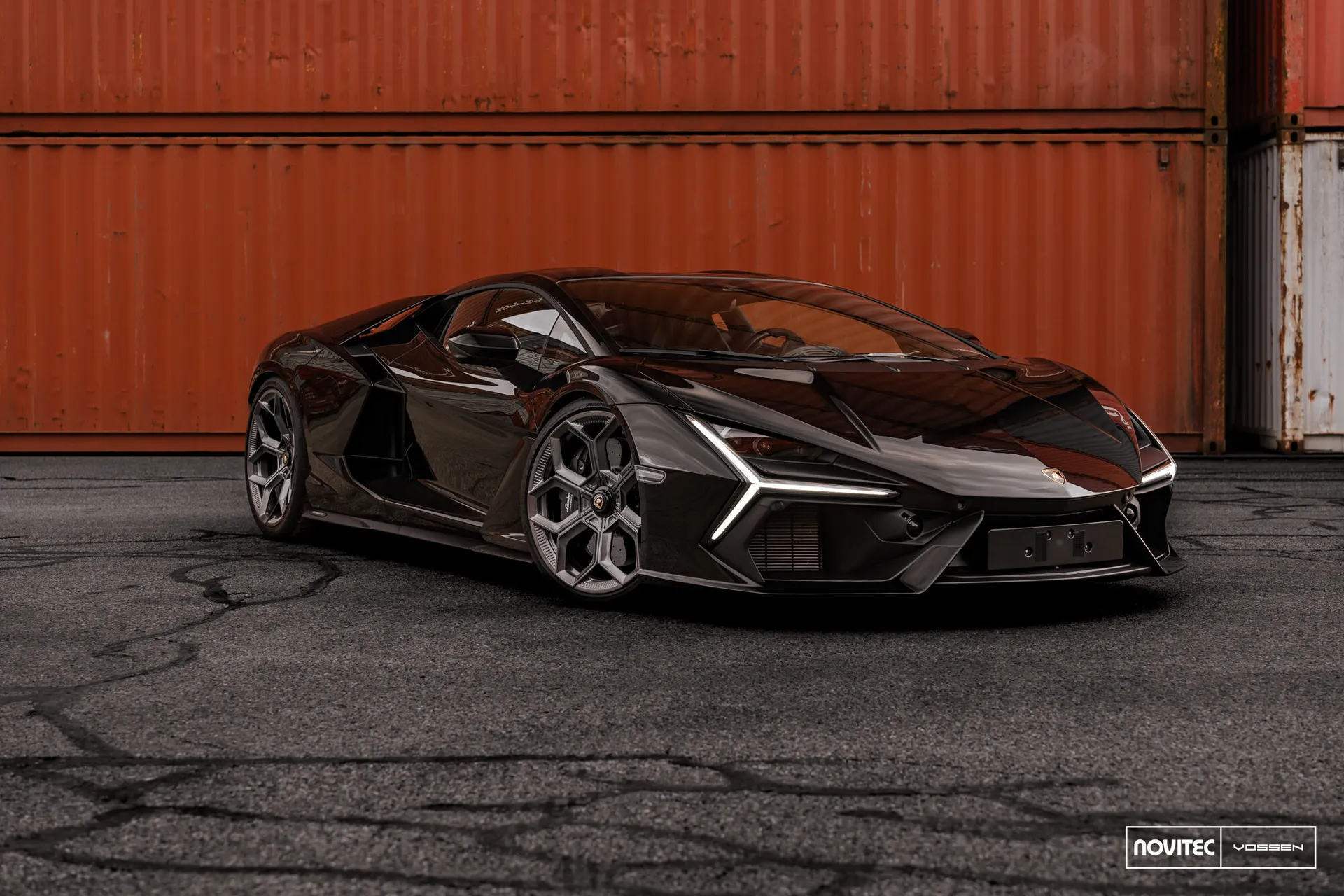 Lamborghini Revuelto, 2
