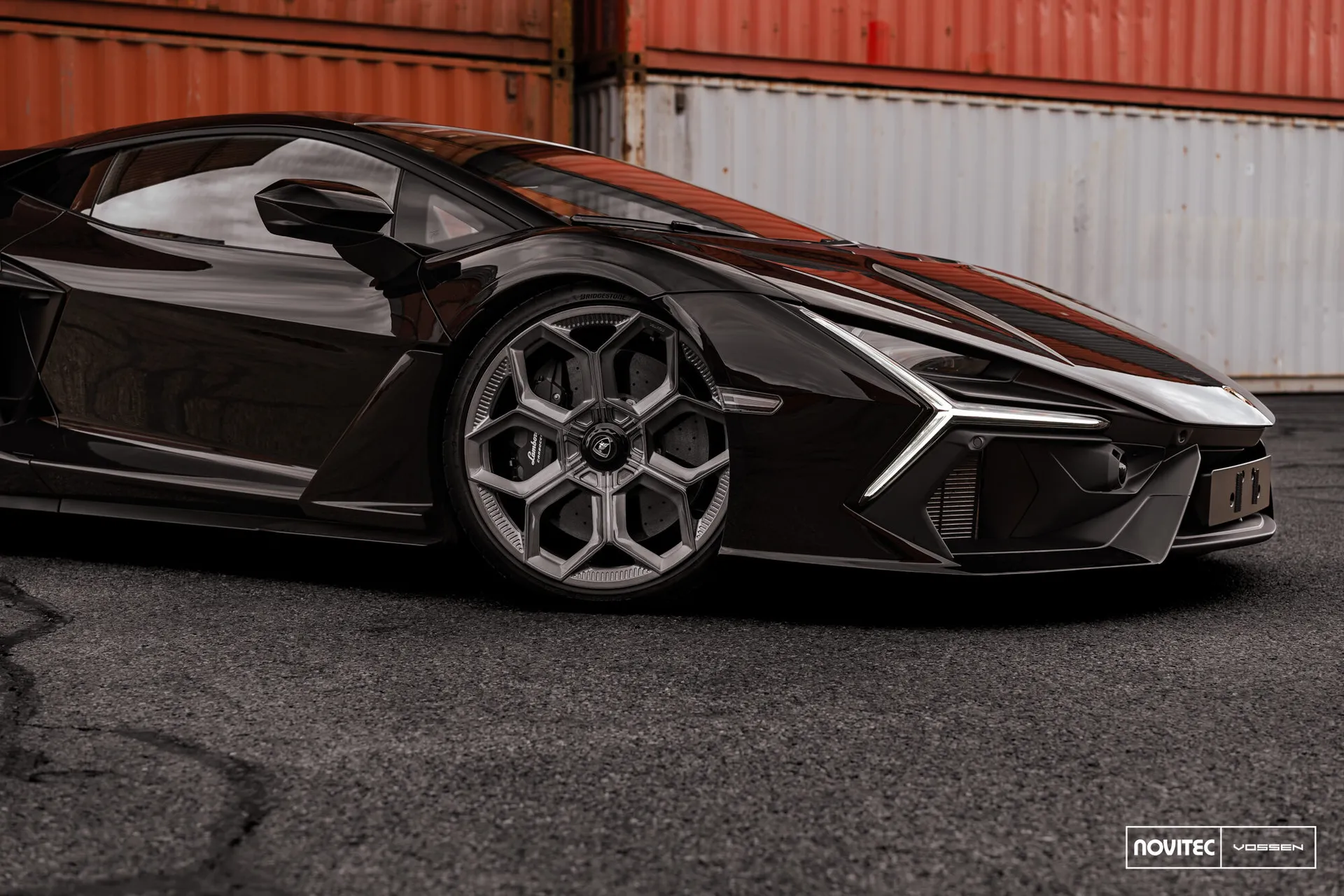 Lamborghini Revuelto, 3
