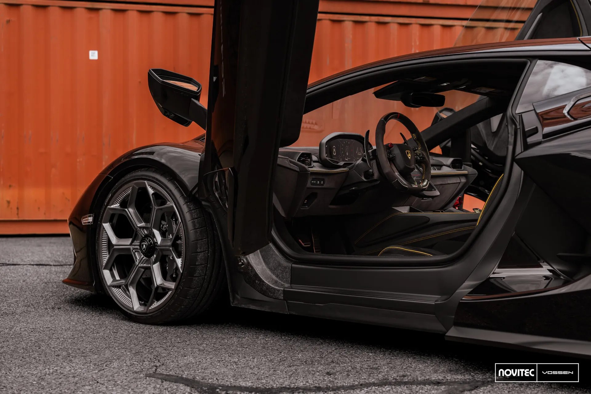 Lamborghini Revuelto, 4
