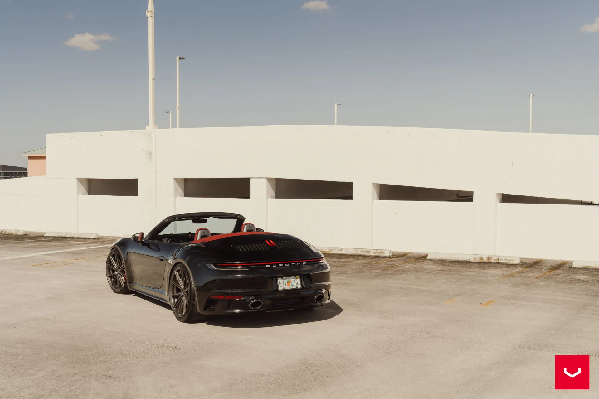 Porsche 992, 8
