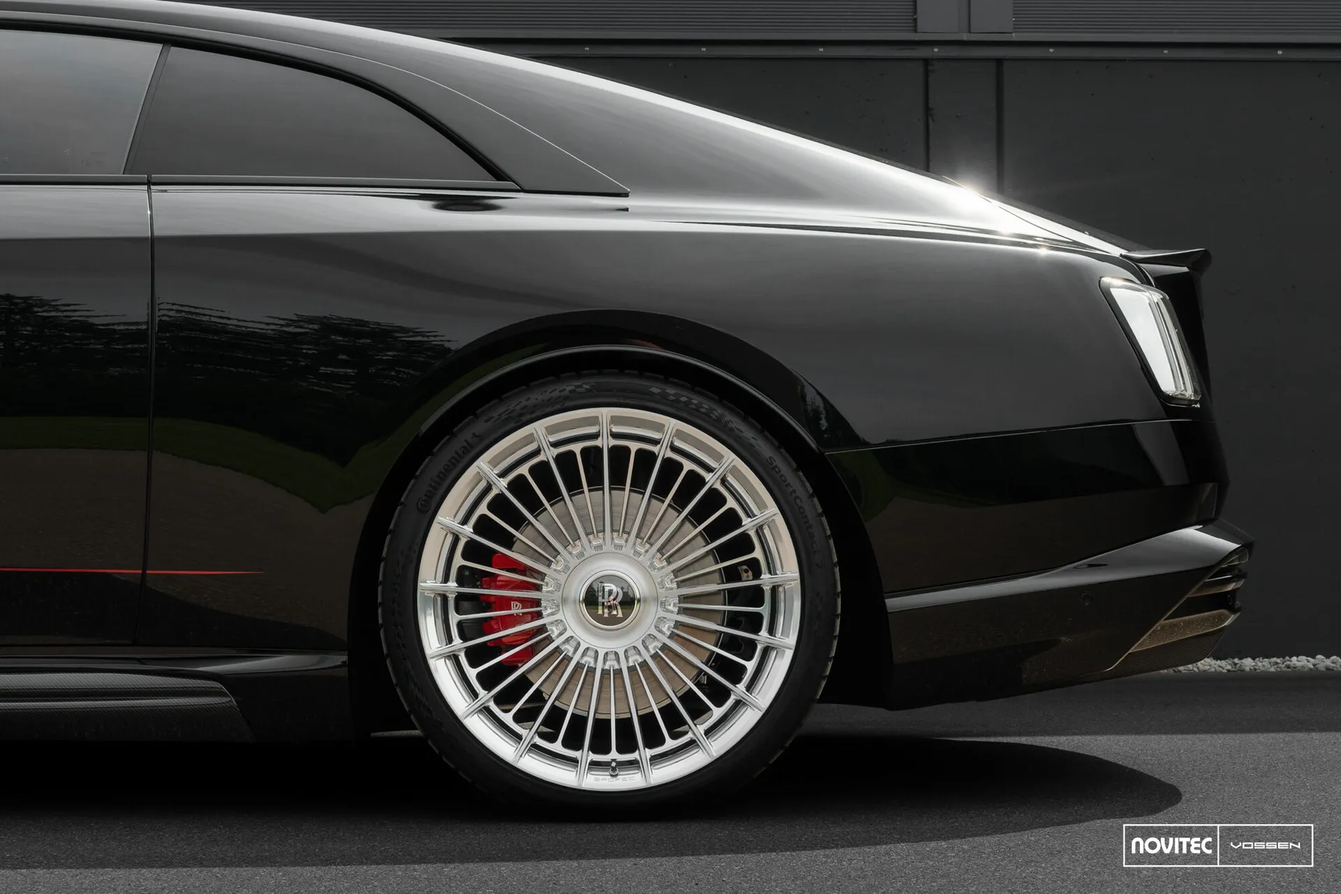 Rolls Royce Spectre, 5