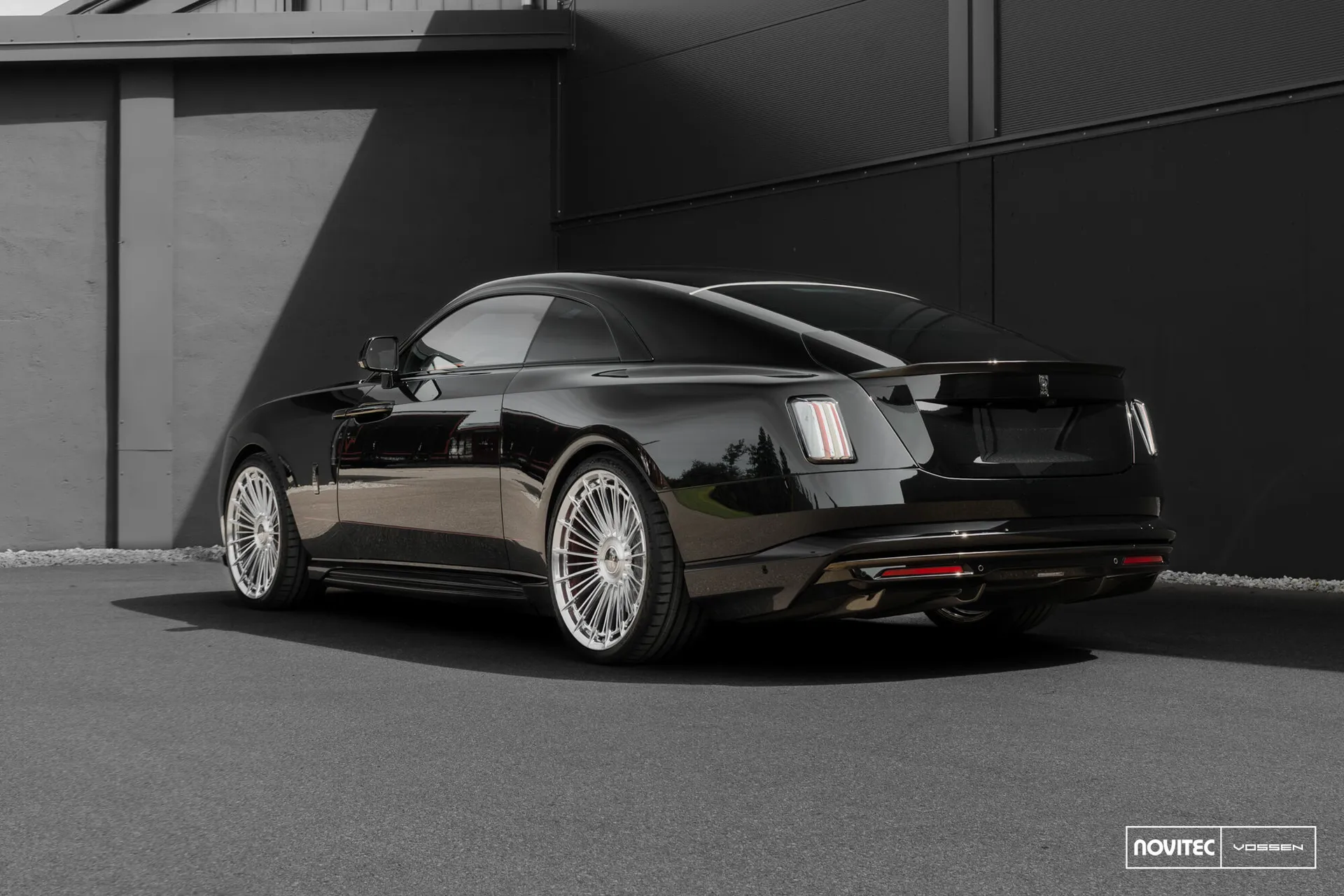Rolls Royce Spectre, 2