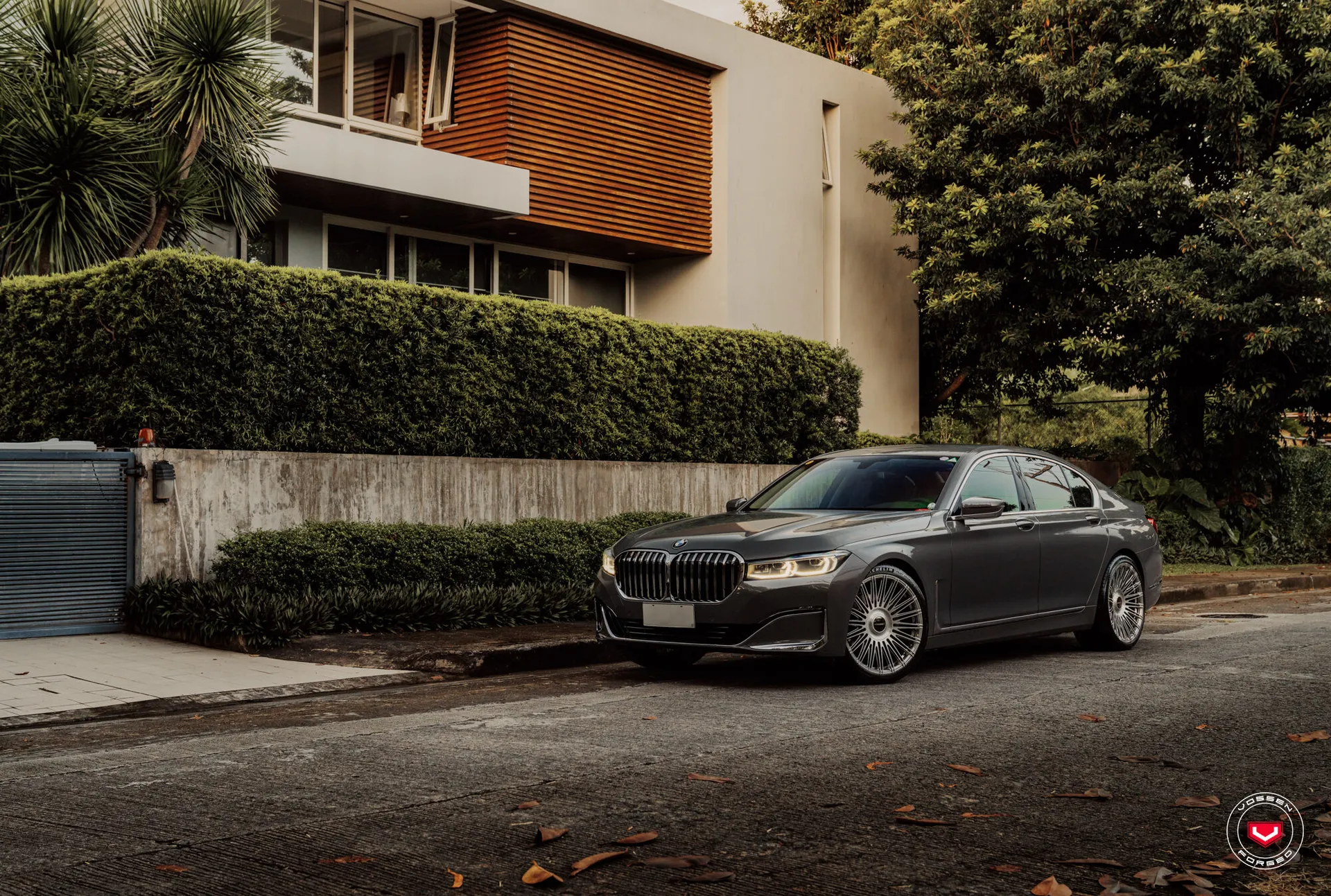 BMW 7 Series, 8