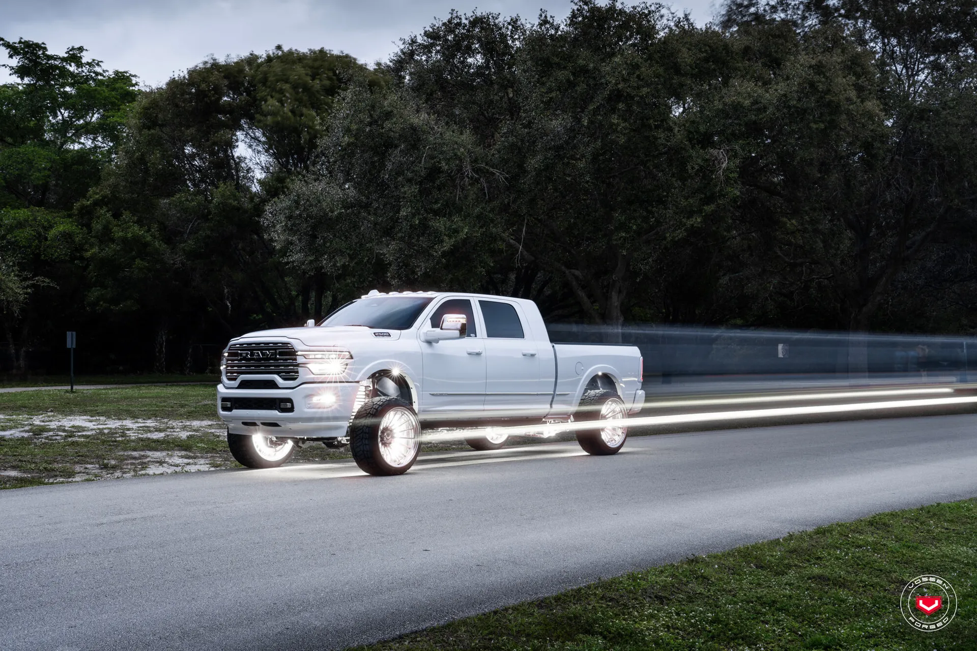 Dodge Ram 2500, 8