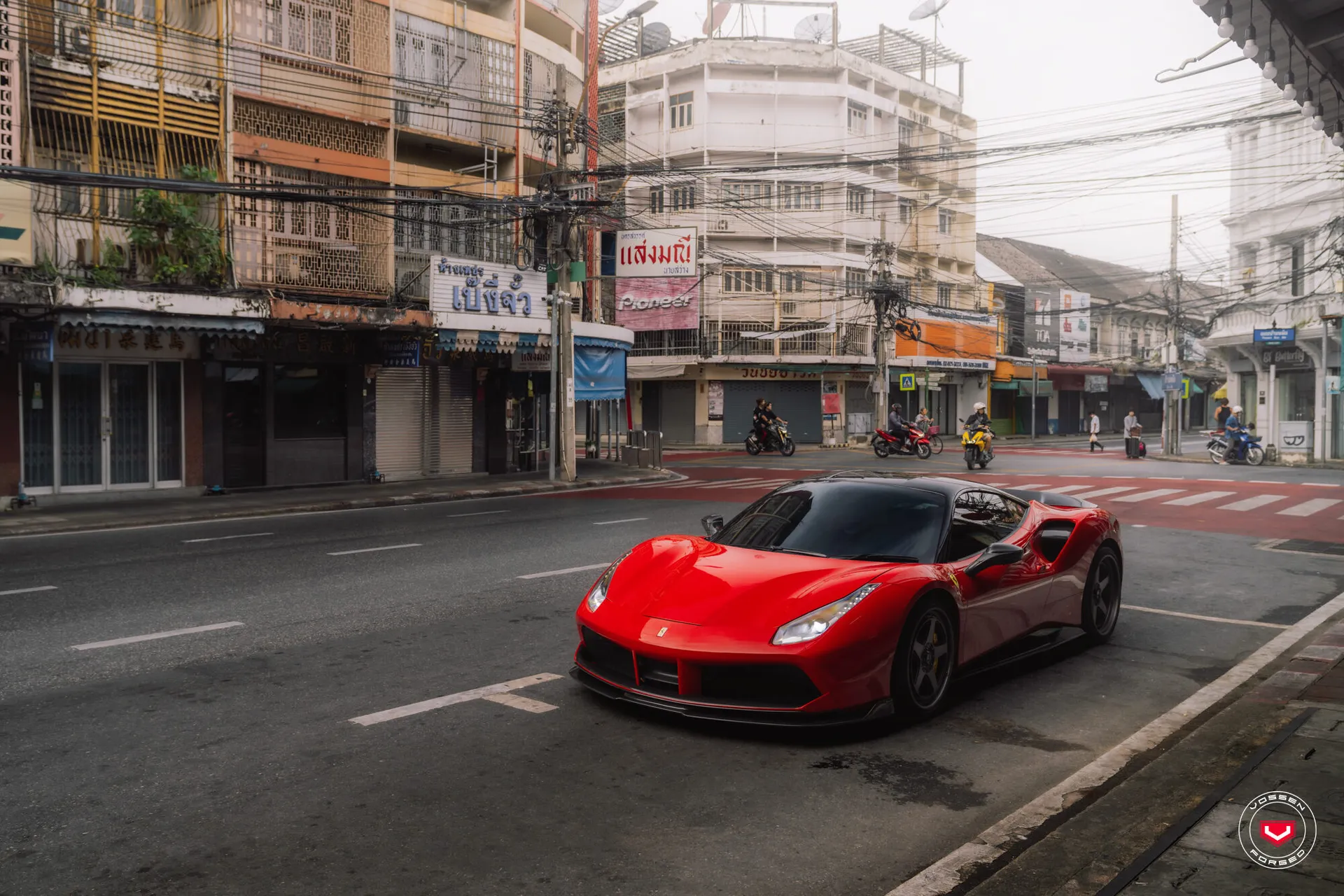 Ferrari 488, 1