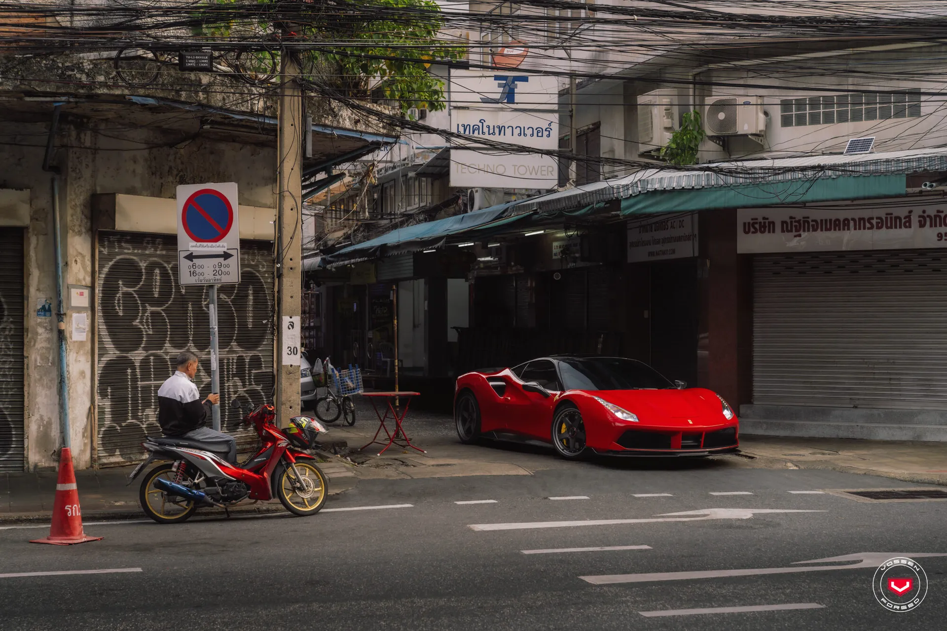 Ferrari 488, 10