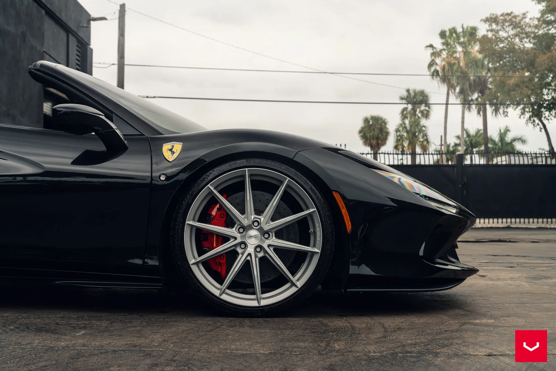 Ferrari F8, 25