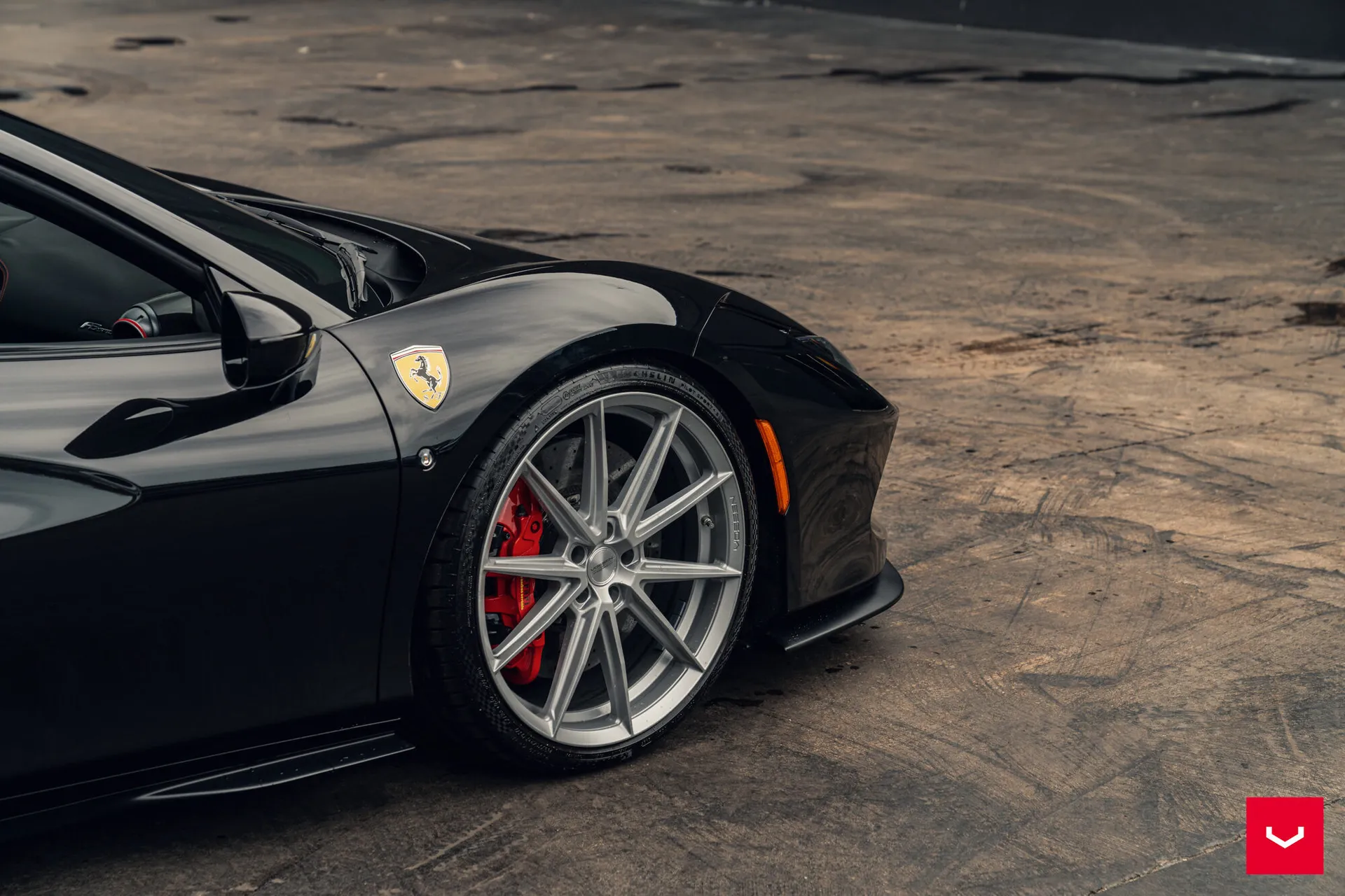 Ferrari F8, 24