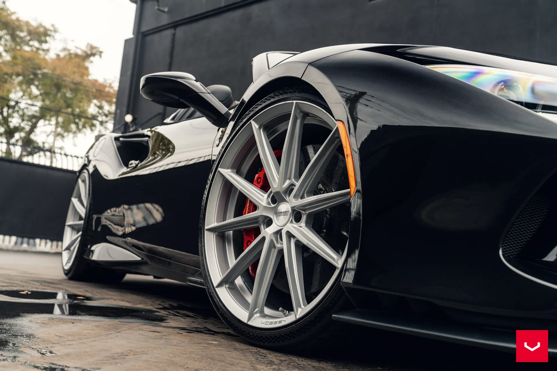 Ferrari F8, 12