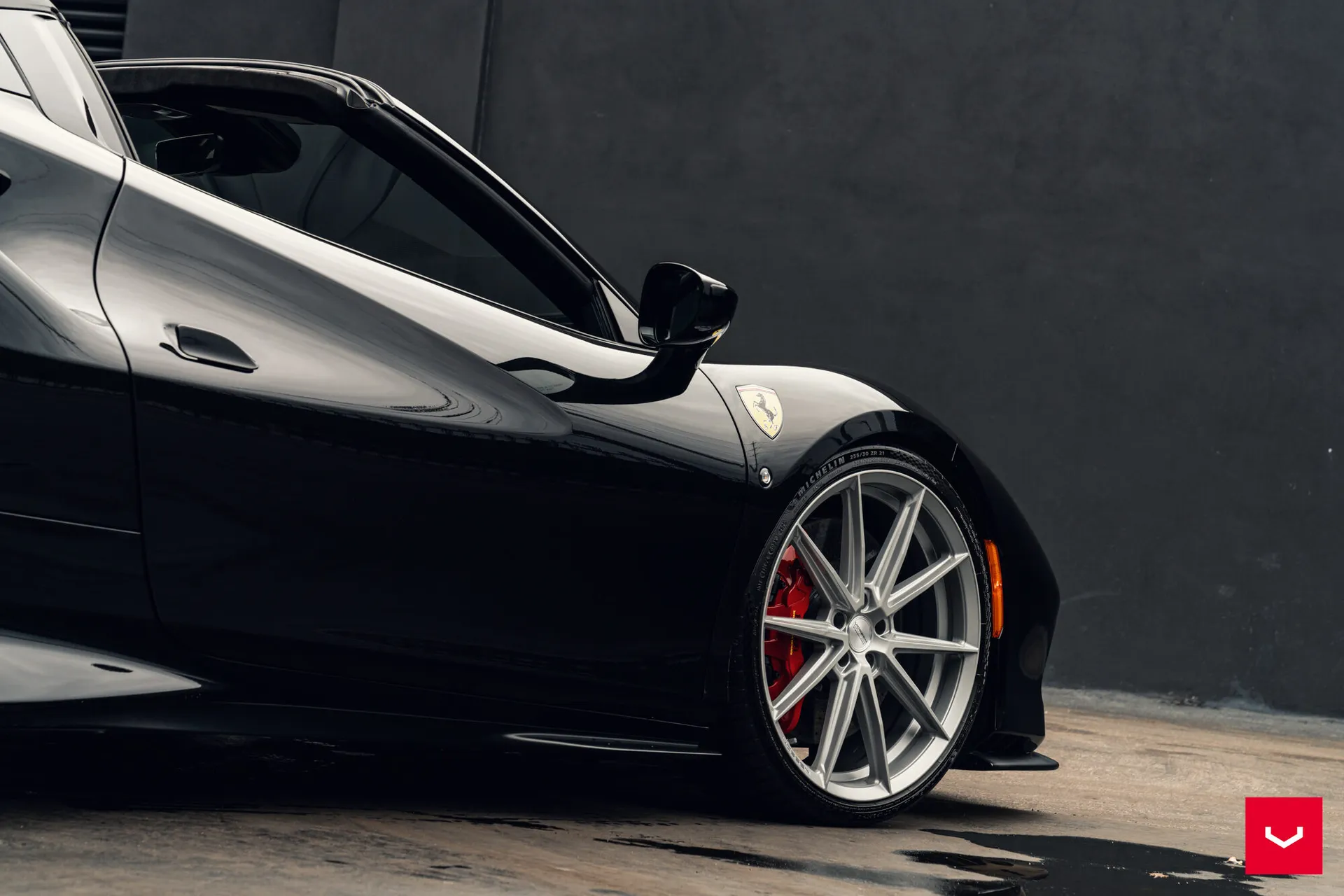 Ferrari F8, 5
