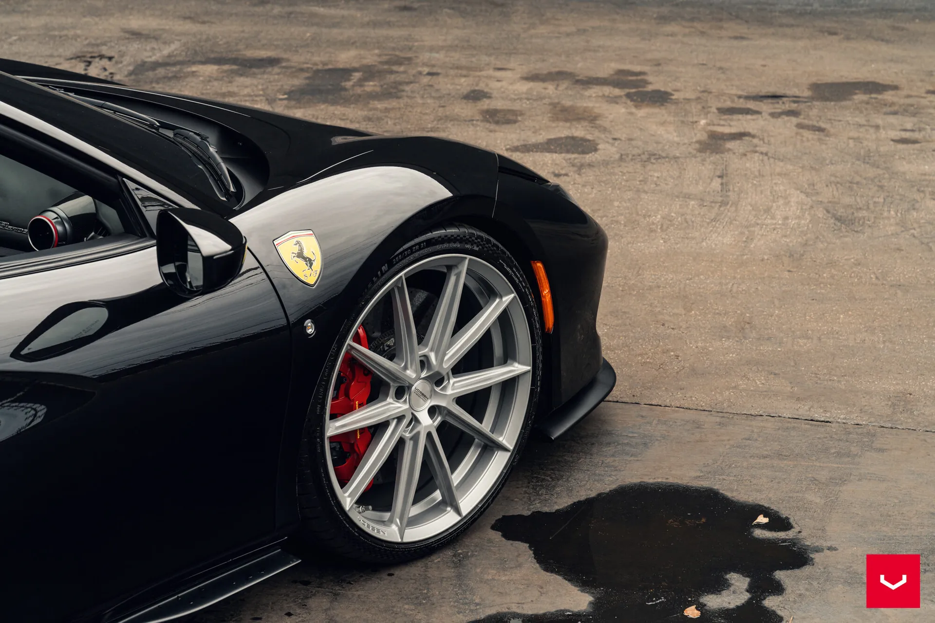 Ferrari F8, 3