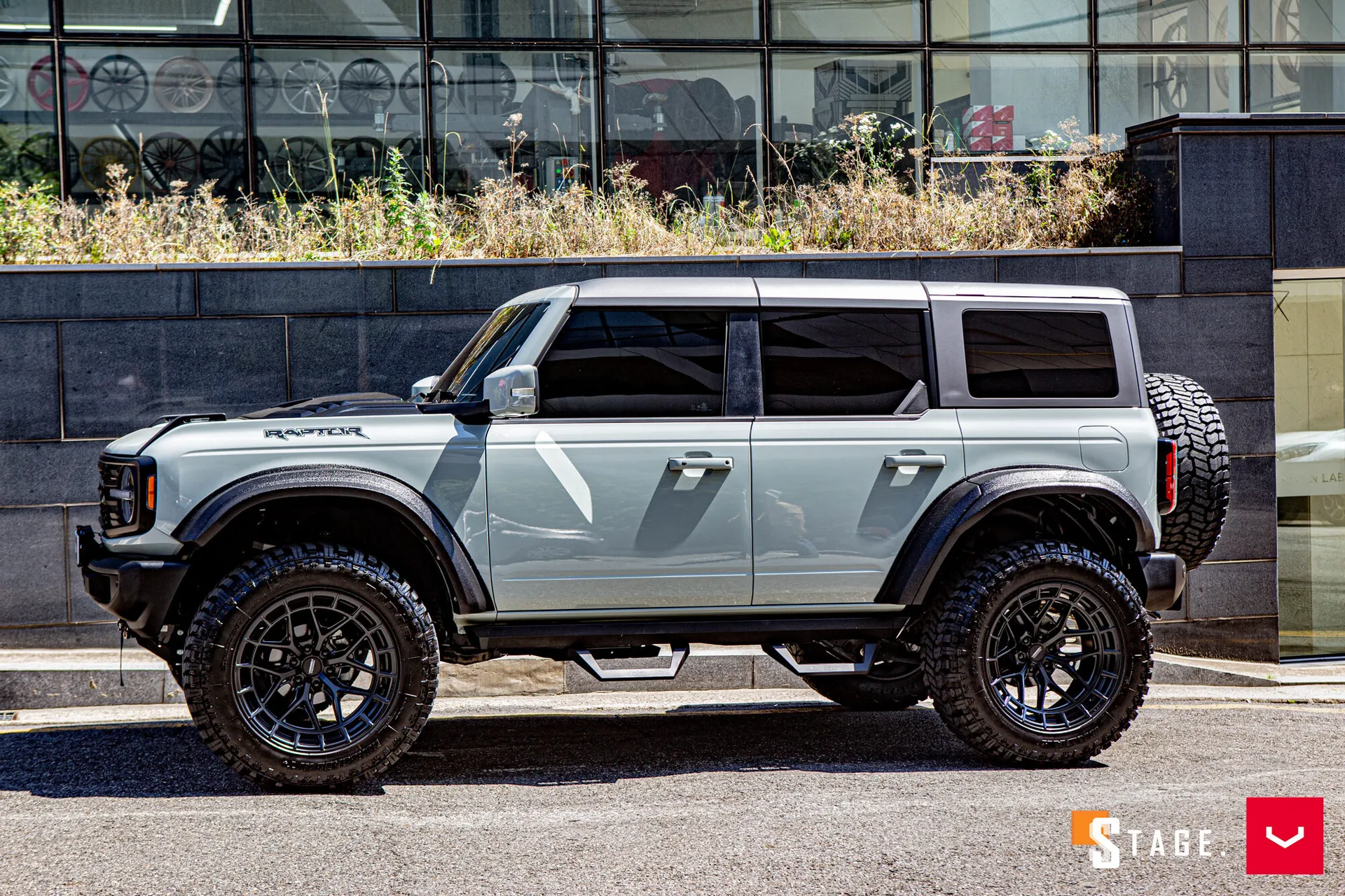 Ford Bronco, 6